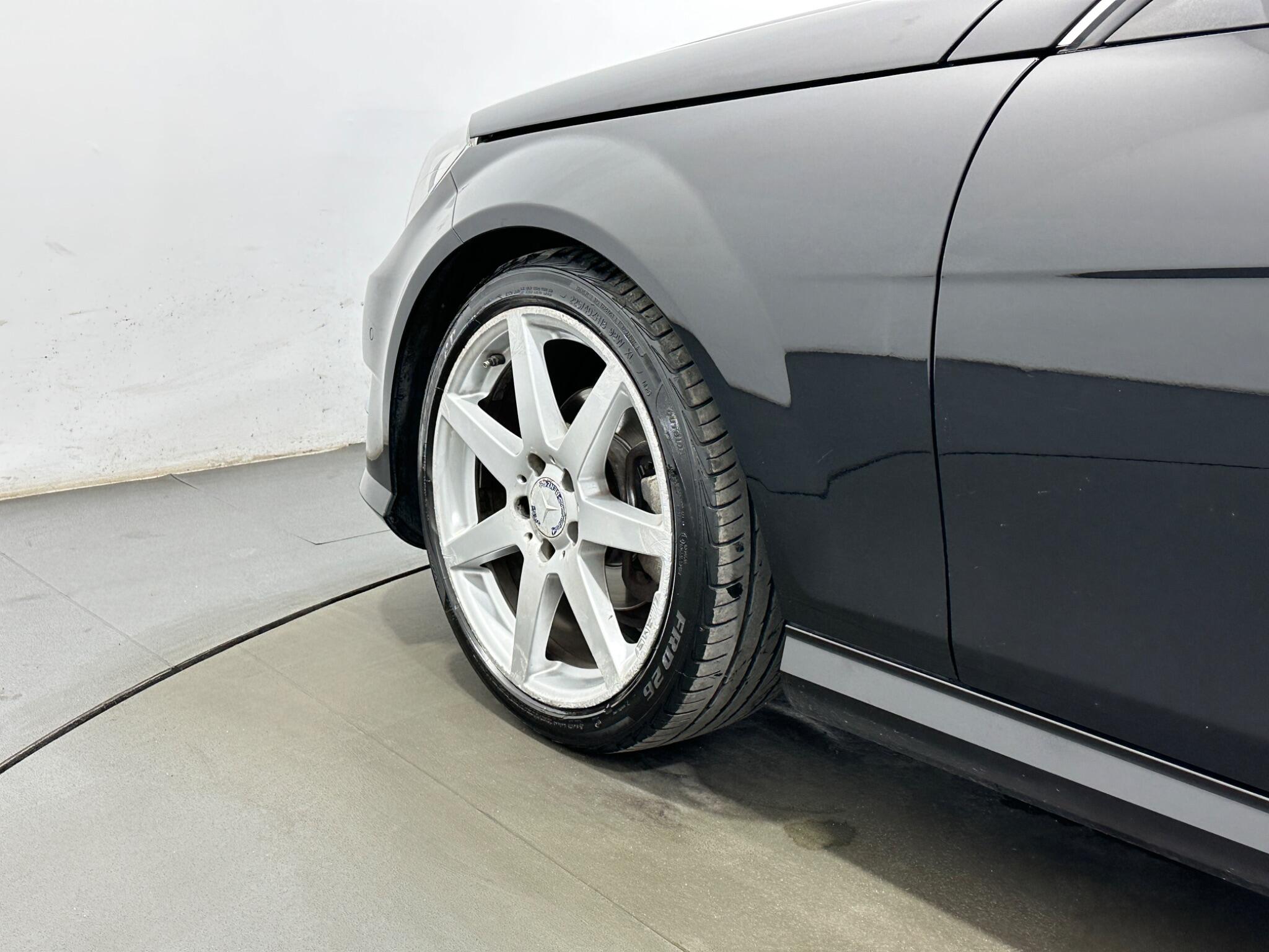 Mercedes-Benz C-Class view 44