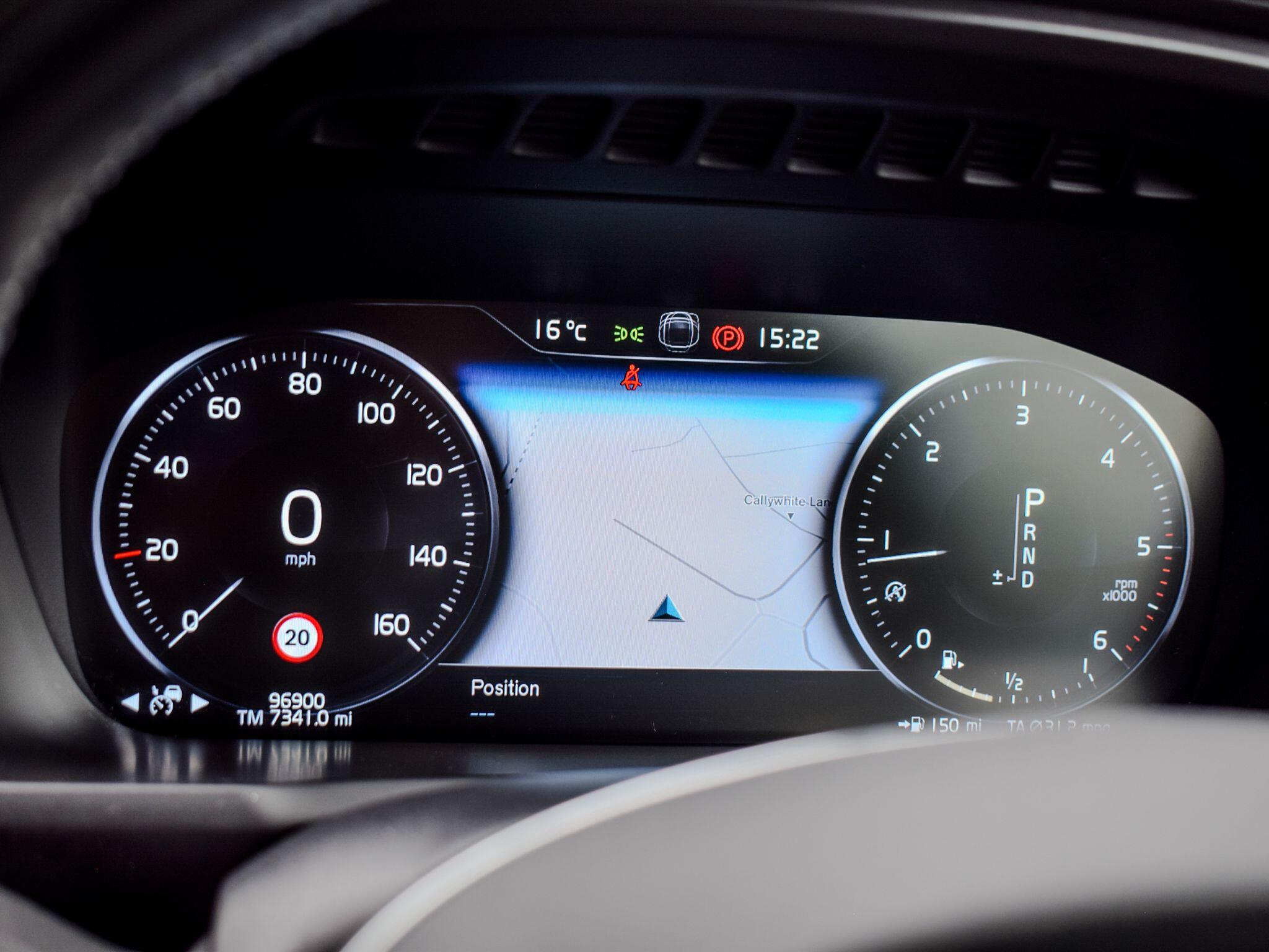 Volvo XC90 view 21