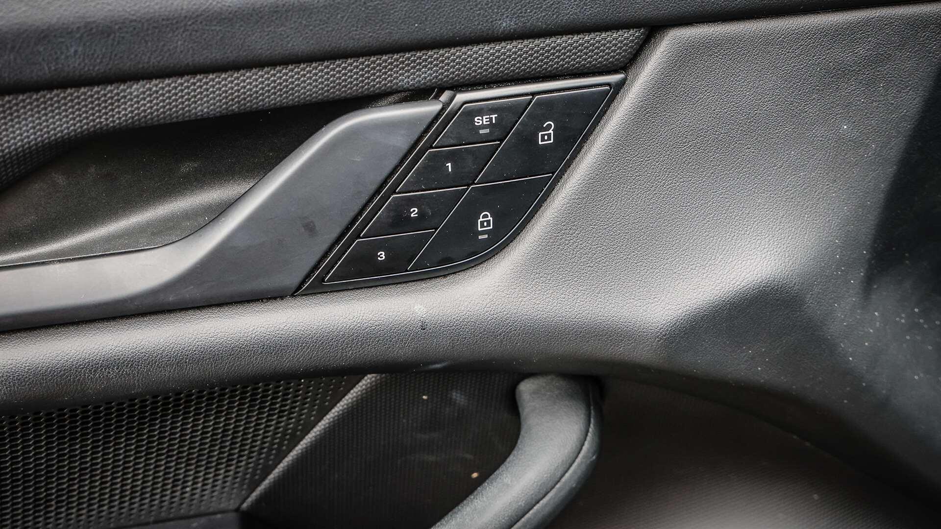 Porsche Taycan view 25
