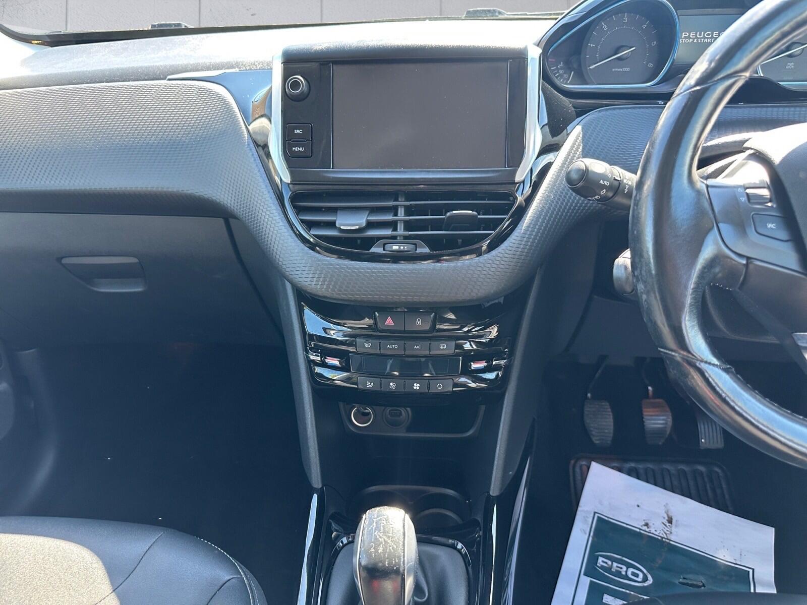 Peugeot 2008 view 13