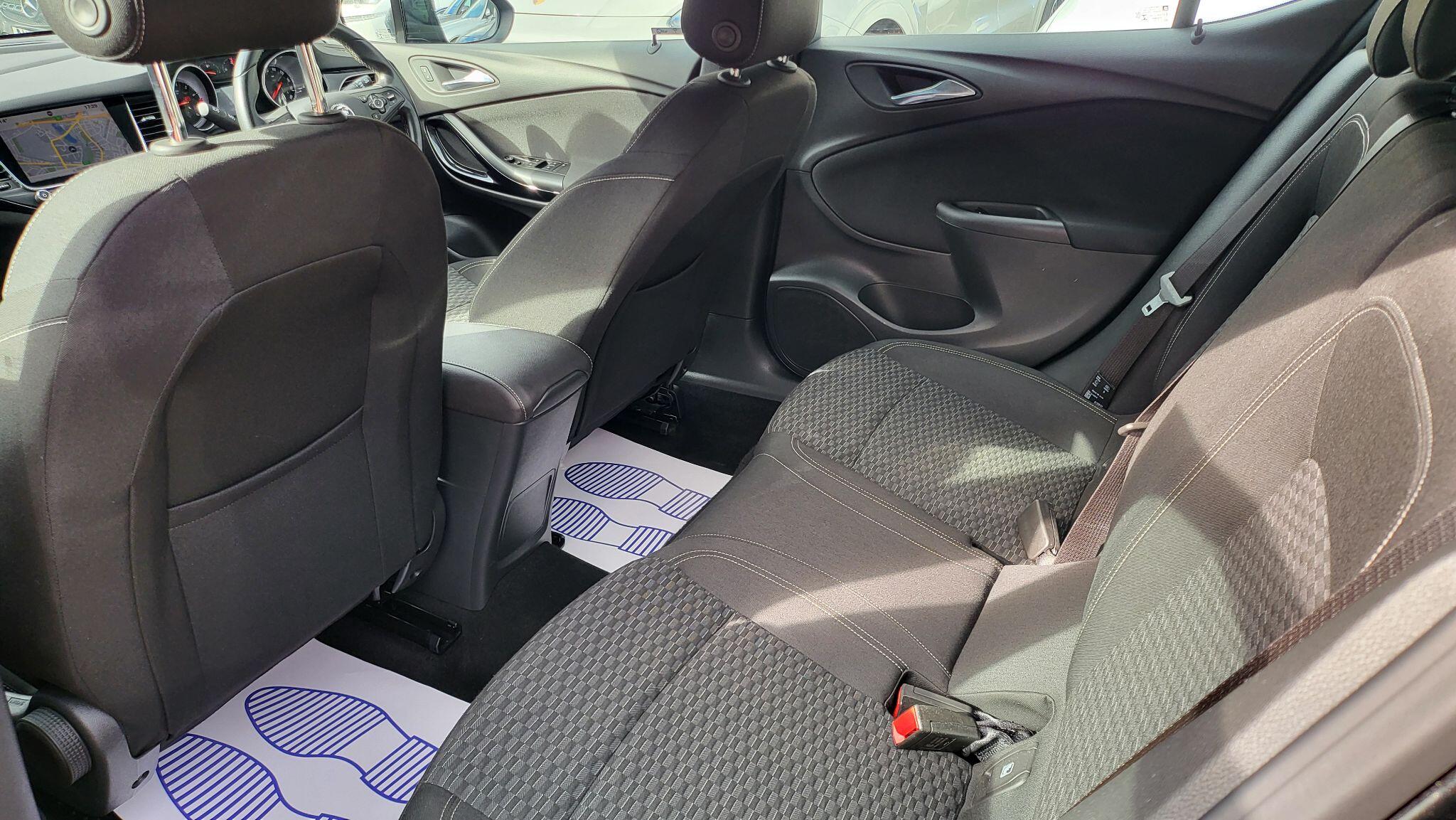 Vauxhall Astra view 13