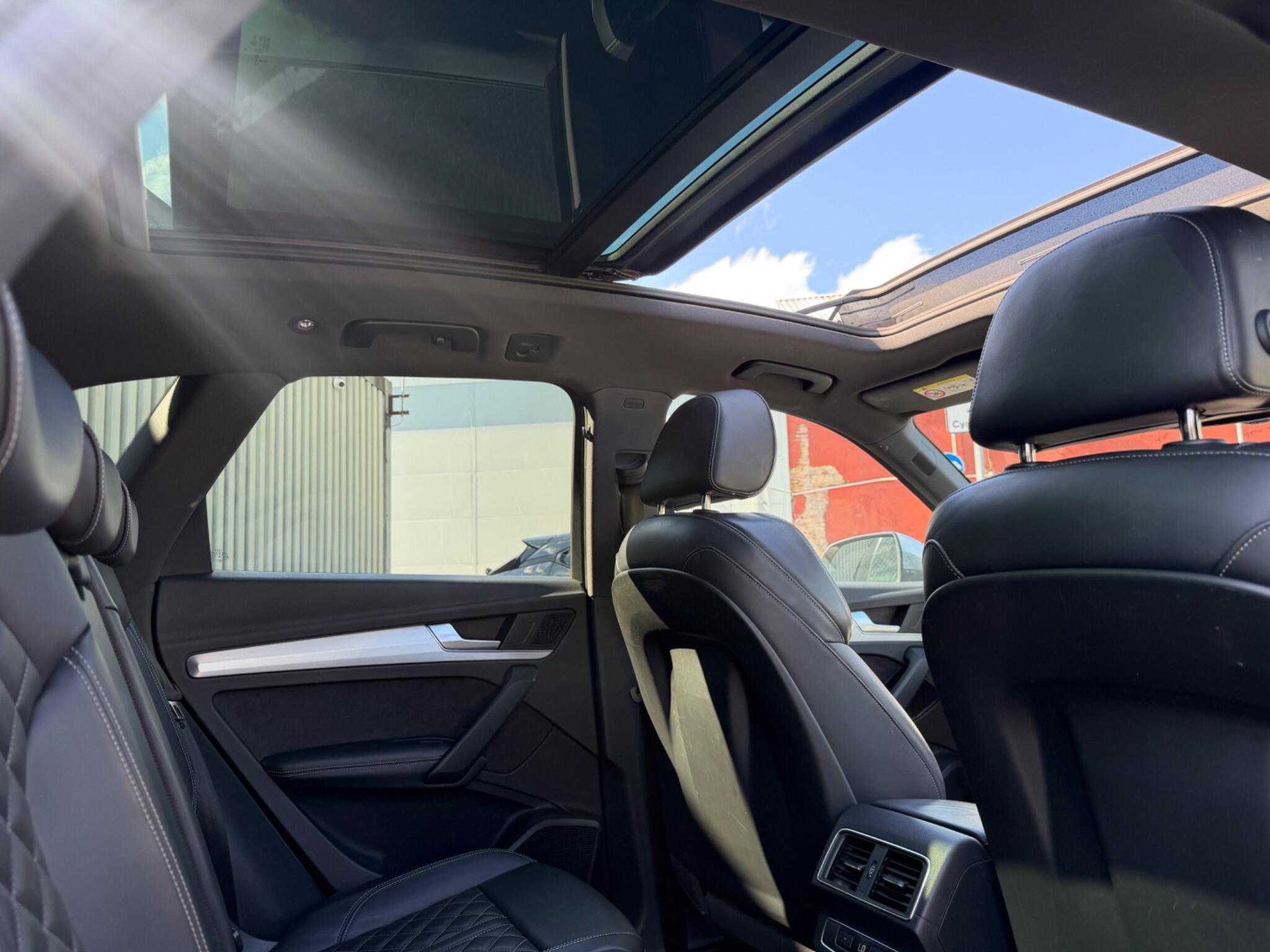 Audi SQ5 view 6