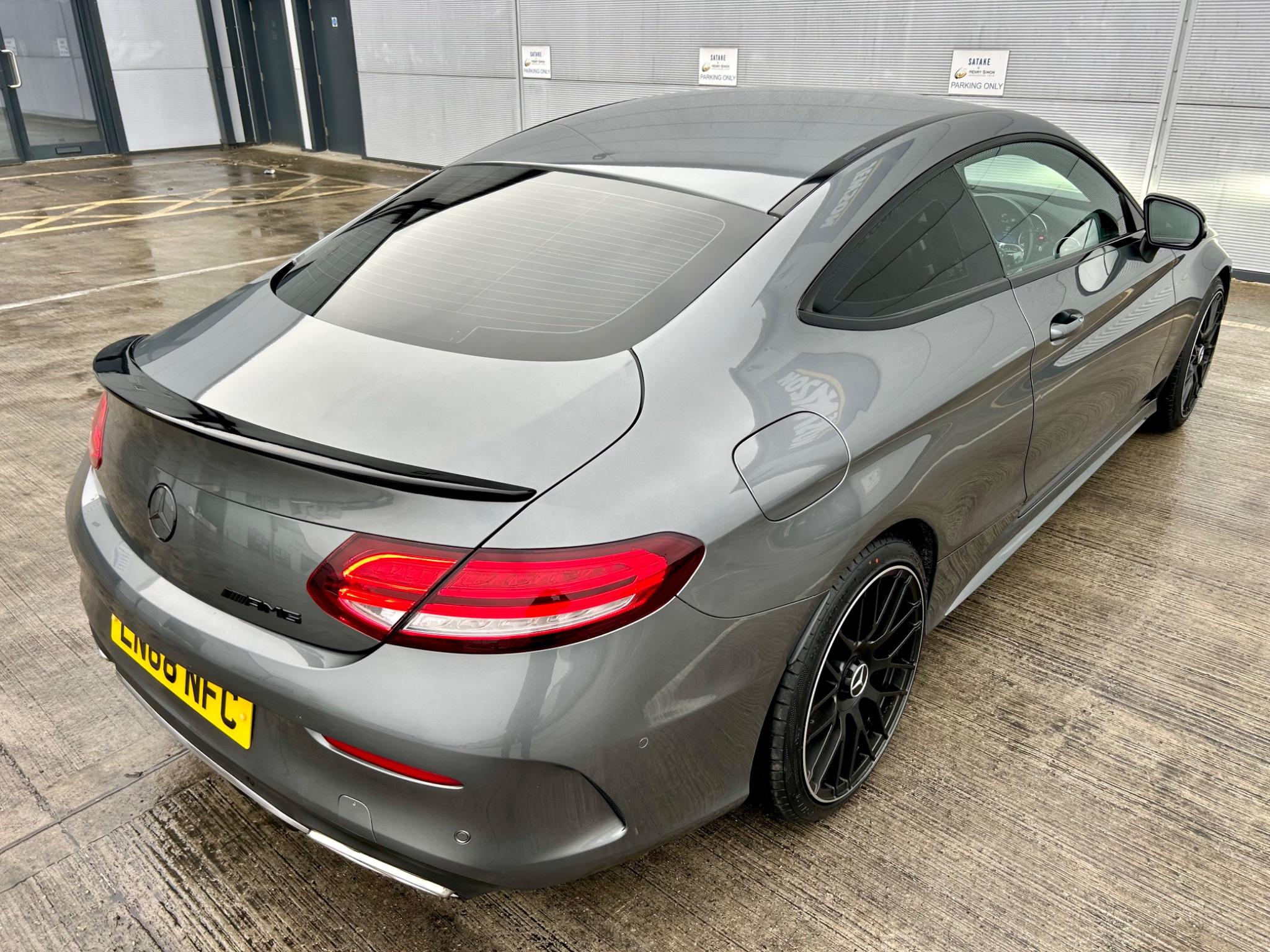Mercedes-Benz C-Class view 9