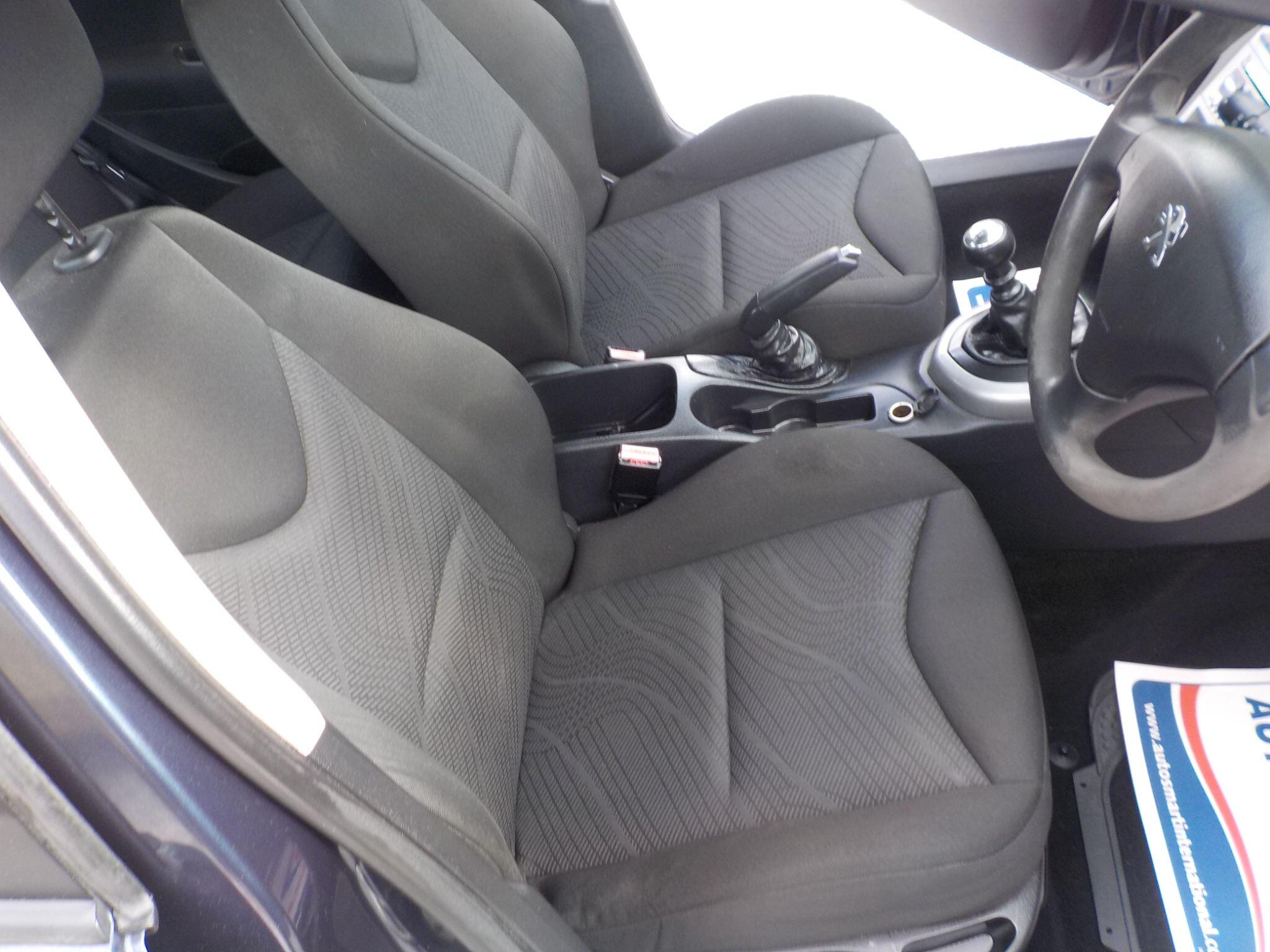 Peugeot 308 1.6 e-HDi SR Euro 5 (s/s) 5dr