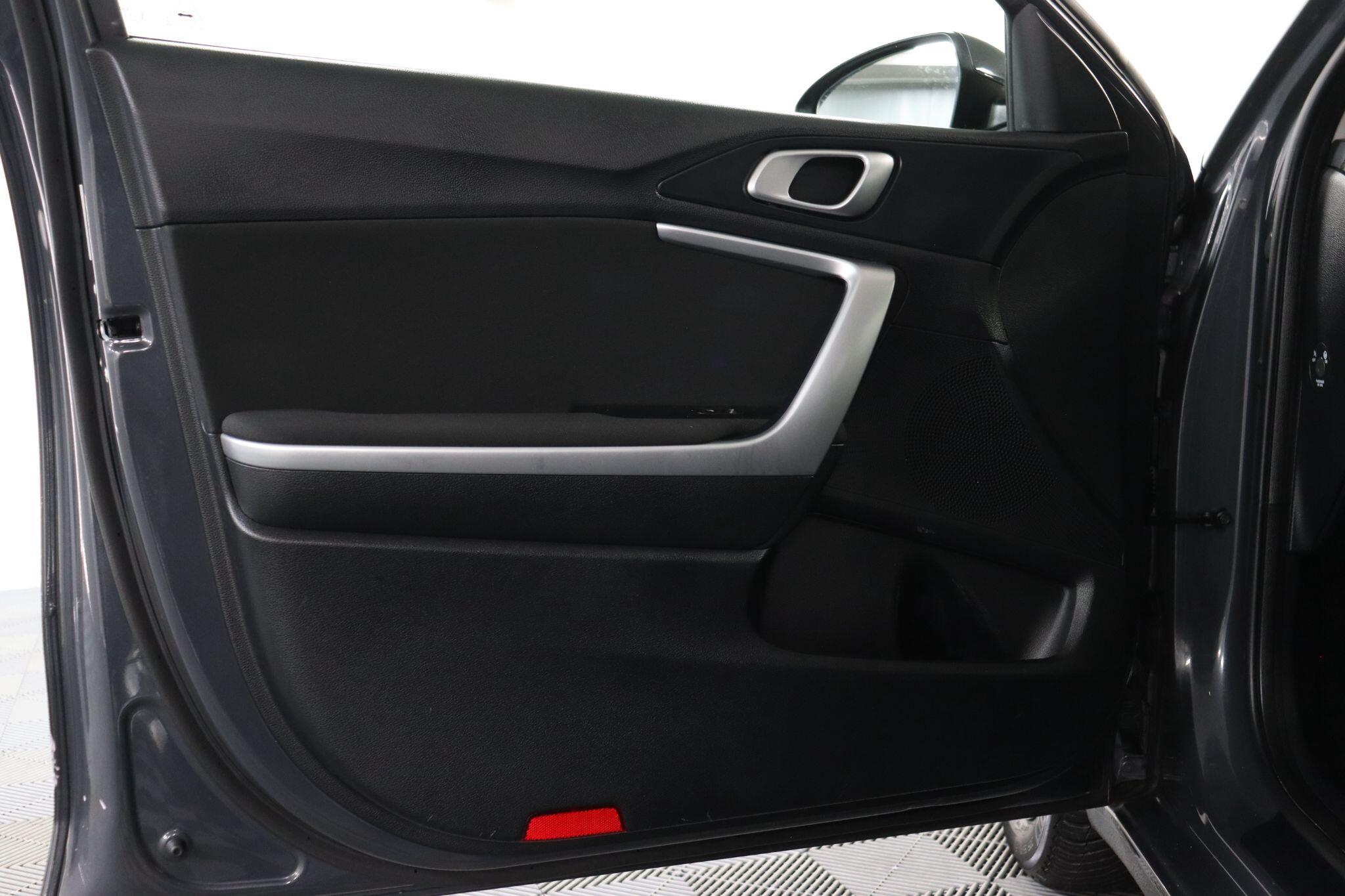 Kia Ceed view 43
