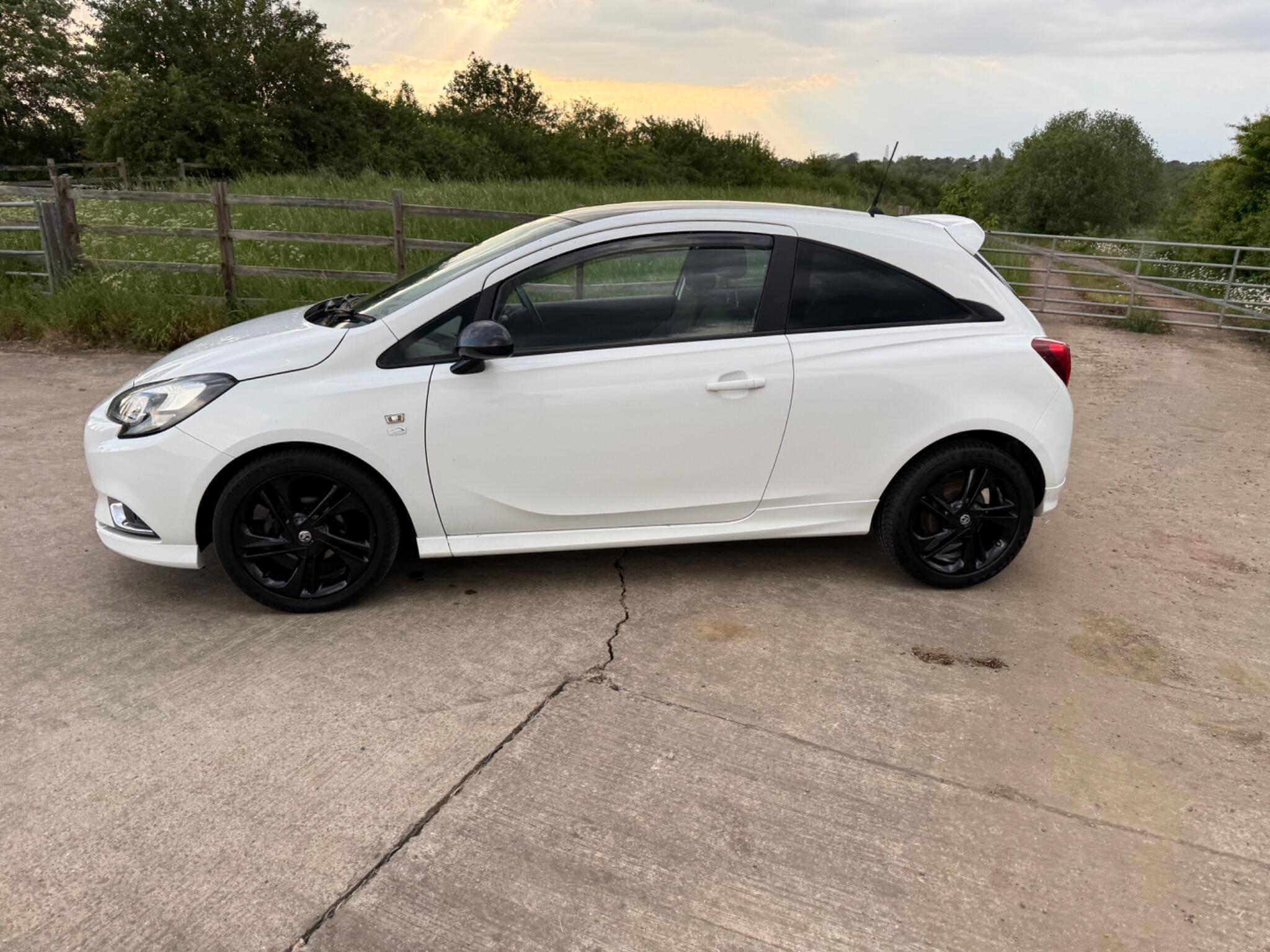 Vauxhall Corsa 1.4i ecoTEC Limited Edition Euro 6 3dr — photo 12 of 96