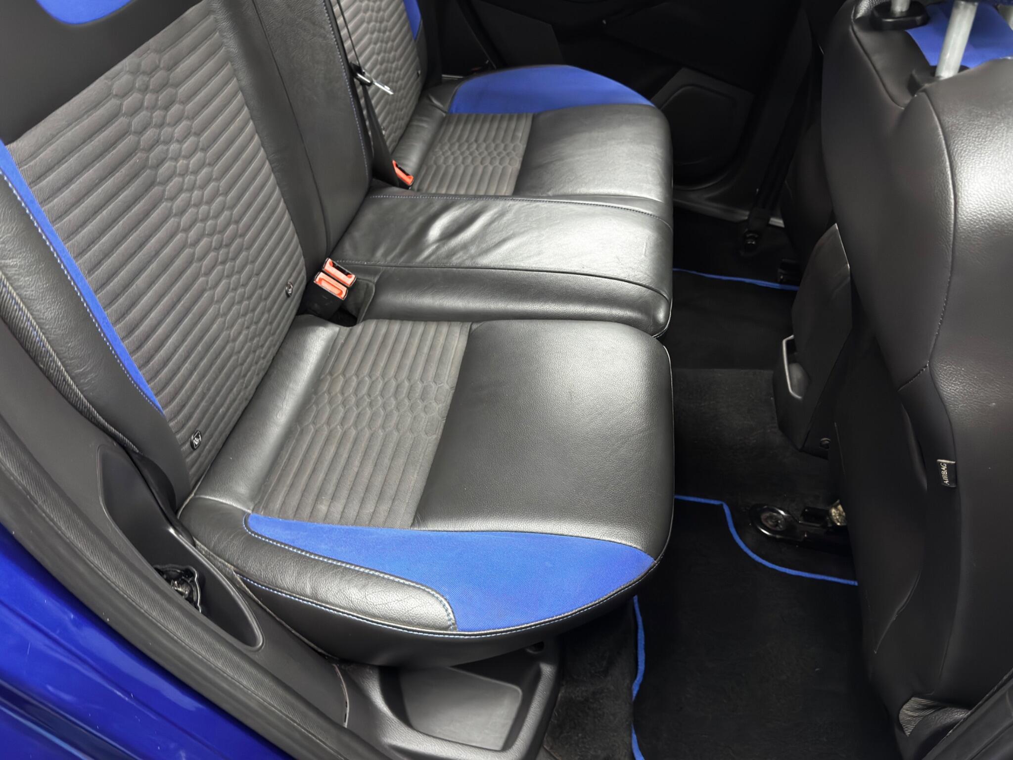 Ford Focus view 16