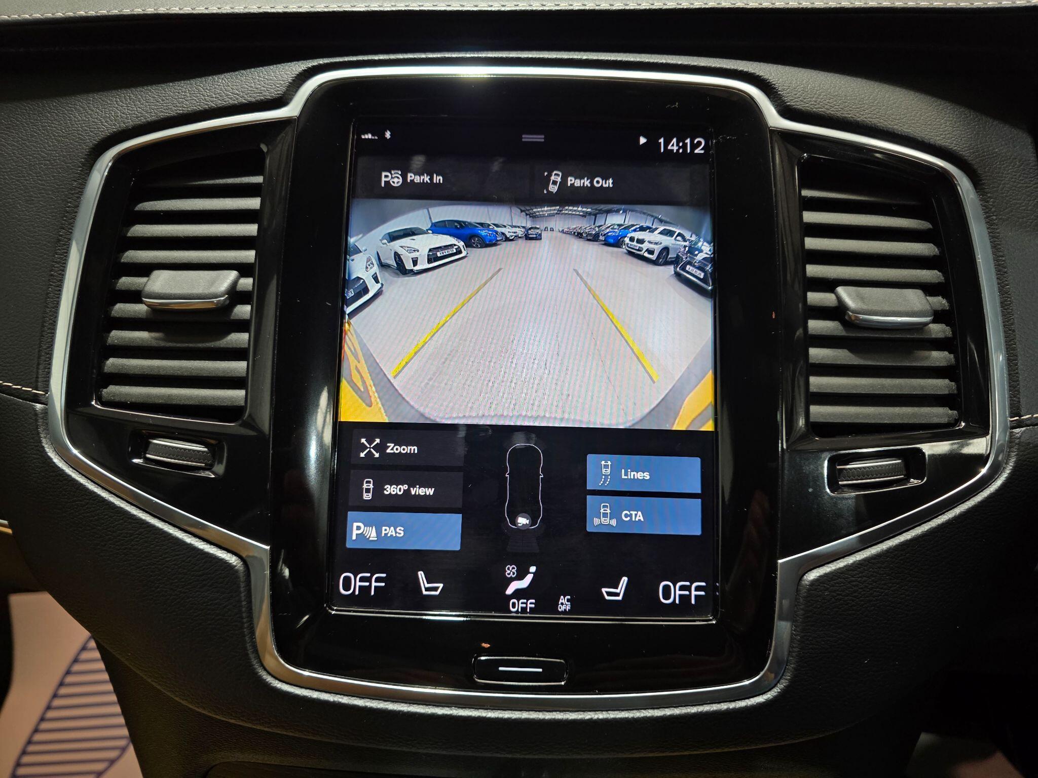 Volvo XC90 view 10