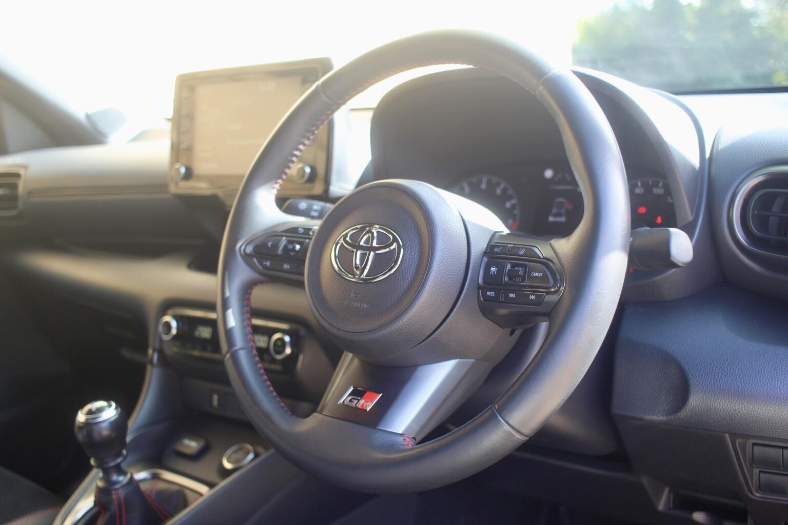 Toyota Yaris view 19
