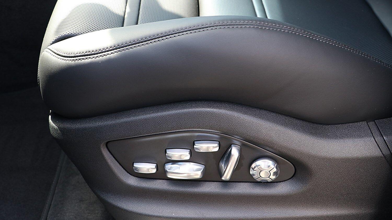 Porsche Cayenne view 9