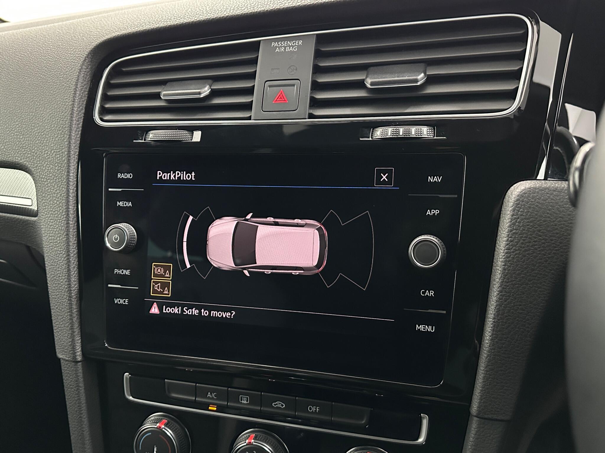 Volkswagen Golf view 24