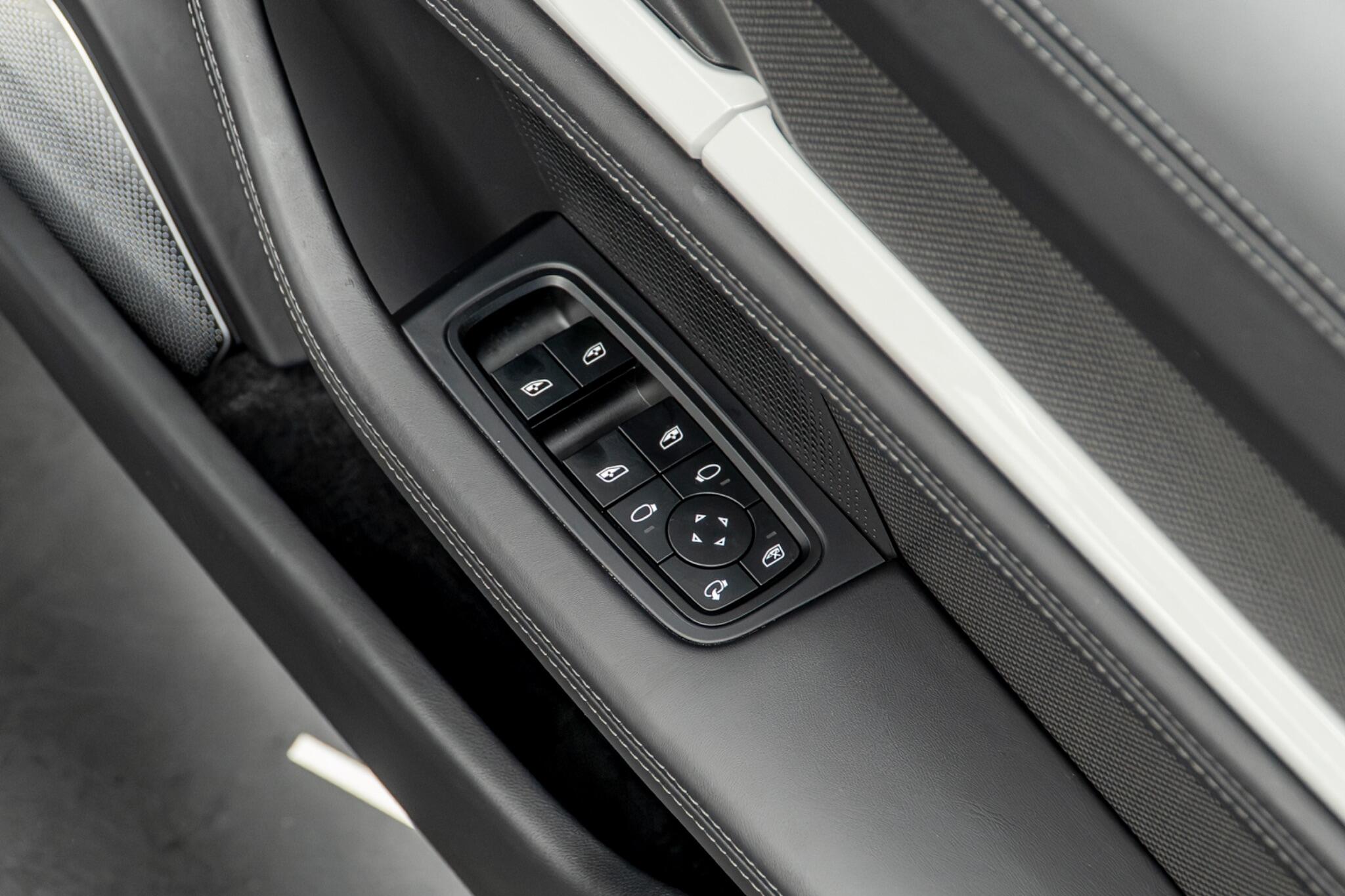 Porsche Taycan view 32