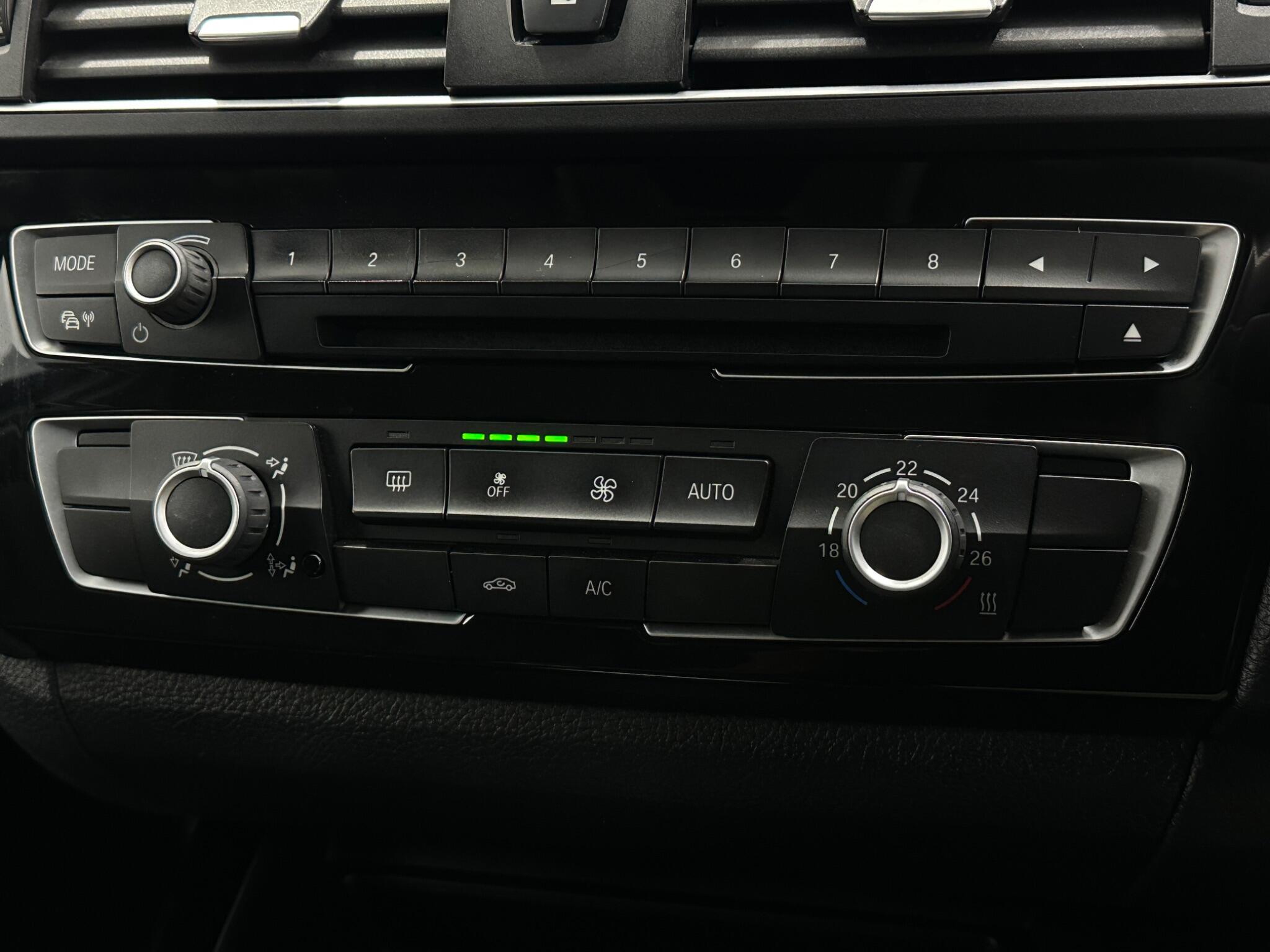 BMW 1 Series view 22