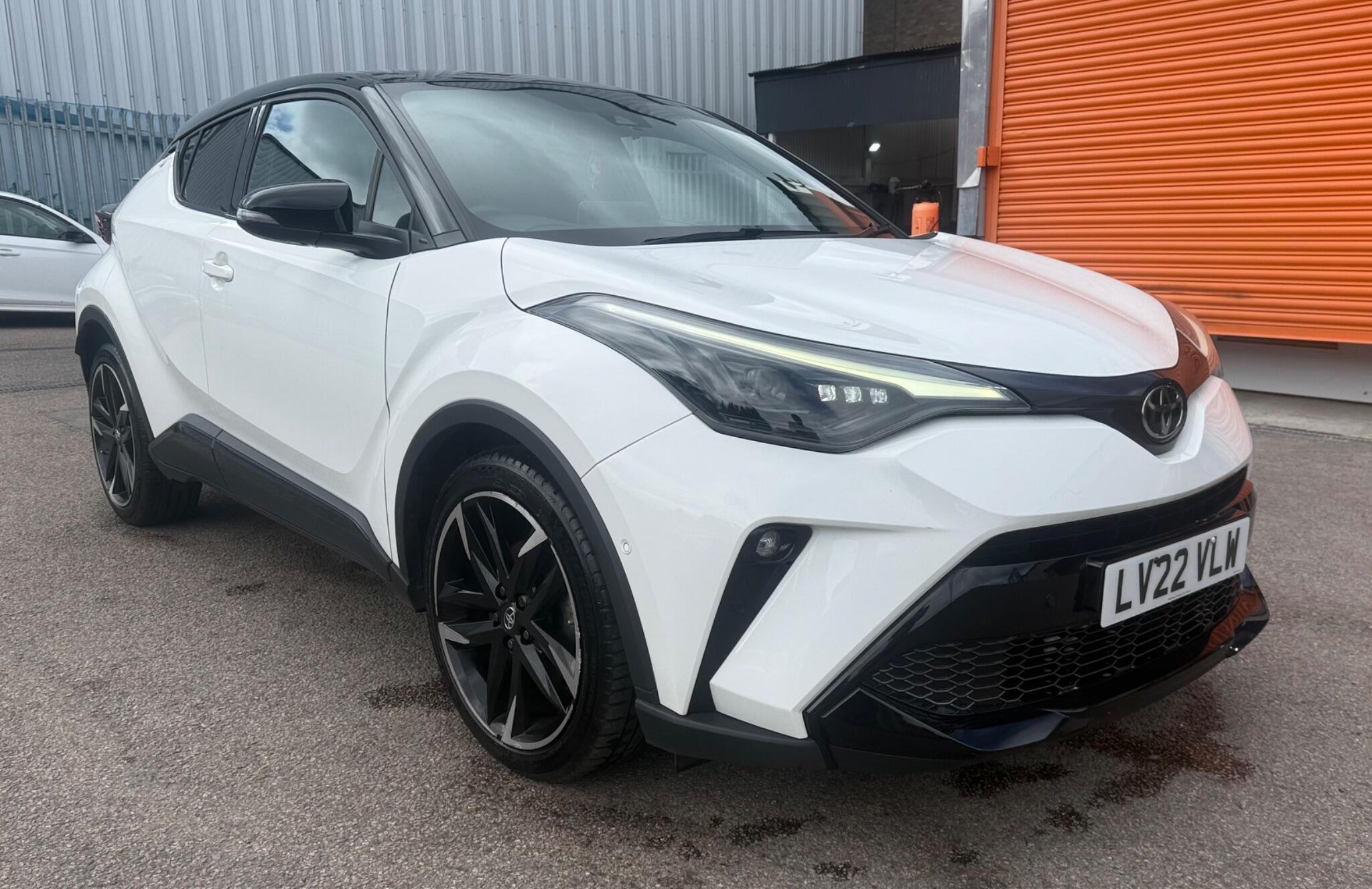 Toyota C-HR main image