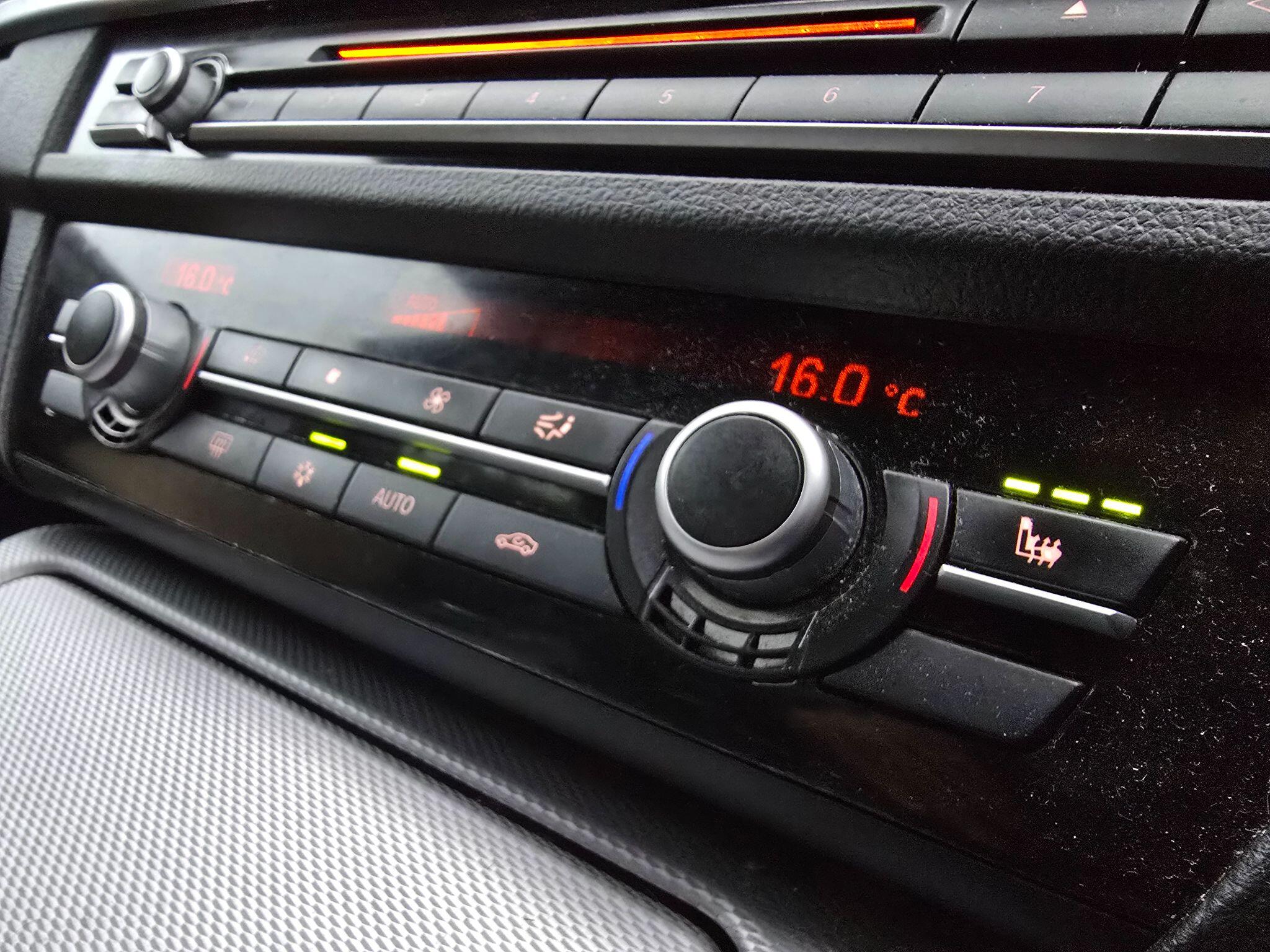BMW 5 Series view 17