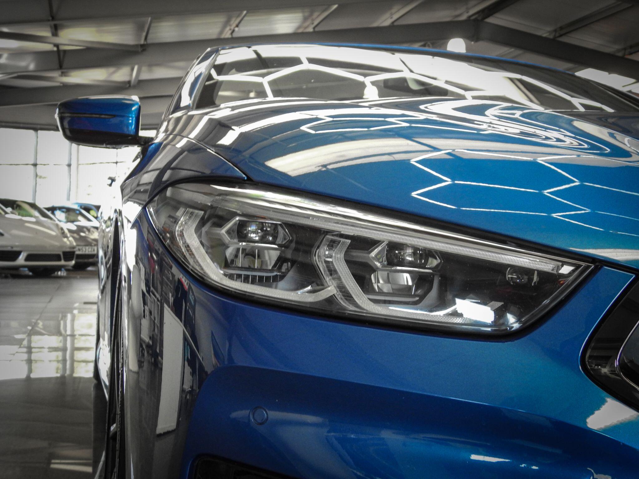 BMW 8 Series view 9