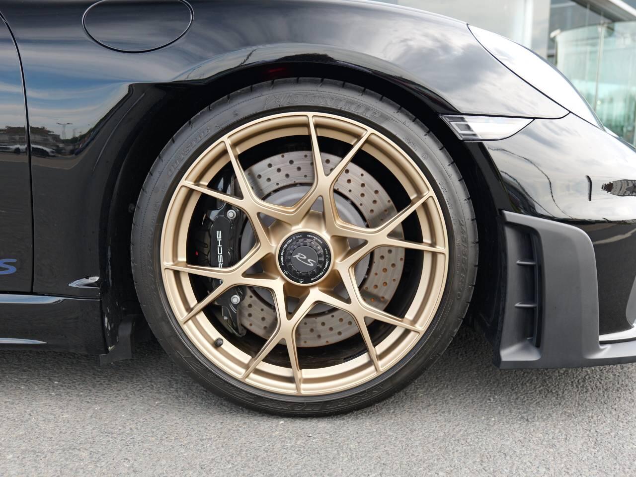 Porsche Cayman view 8