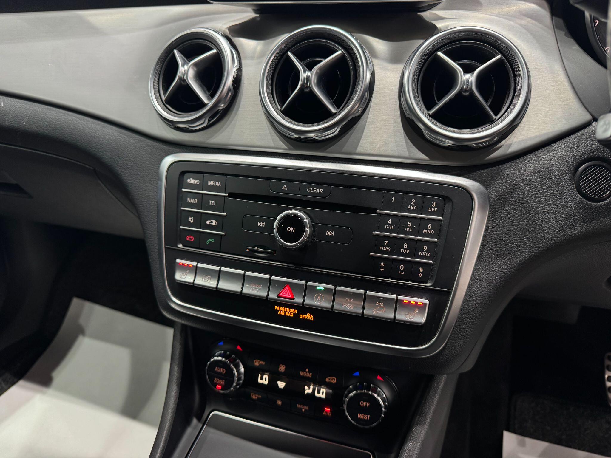 Mercedes-Benz Gla view 36