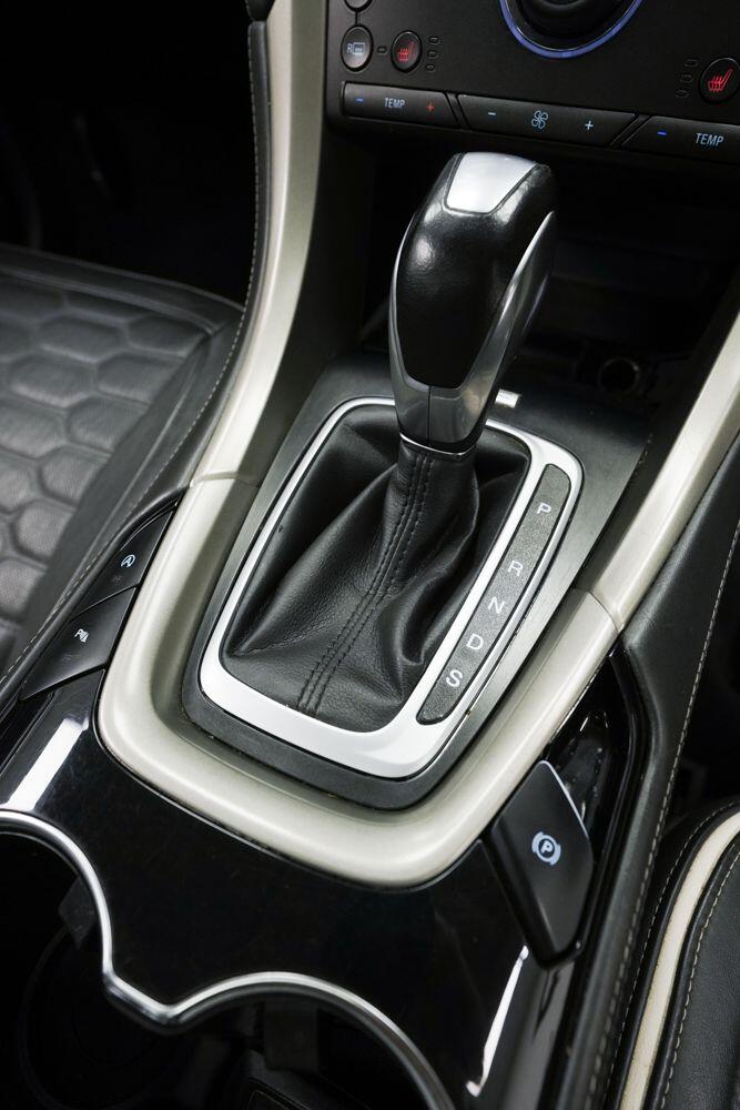 Ford Mondeo view 20