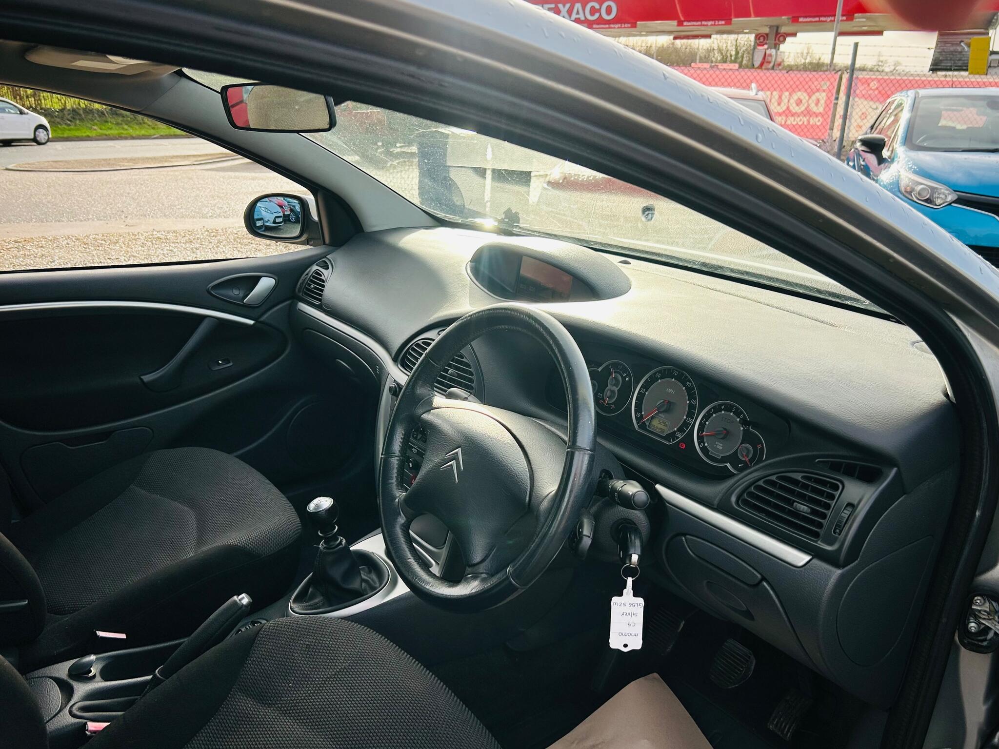 Citroen C5 view 3