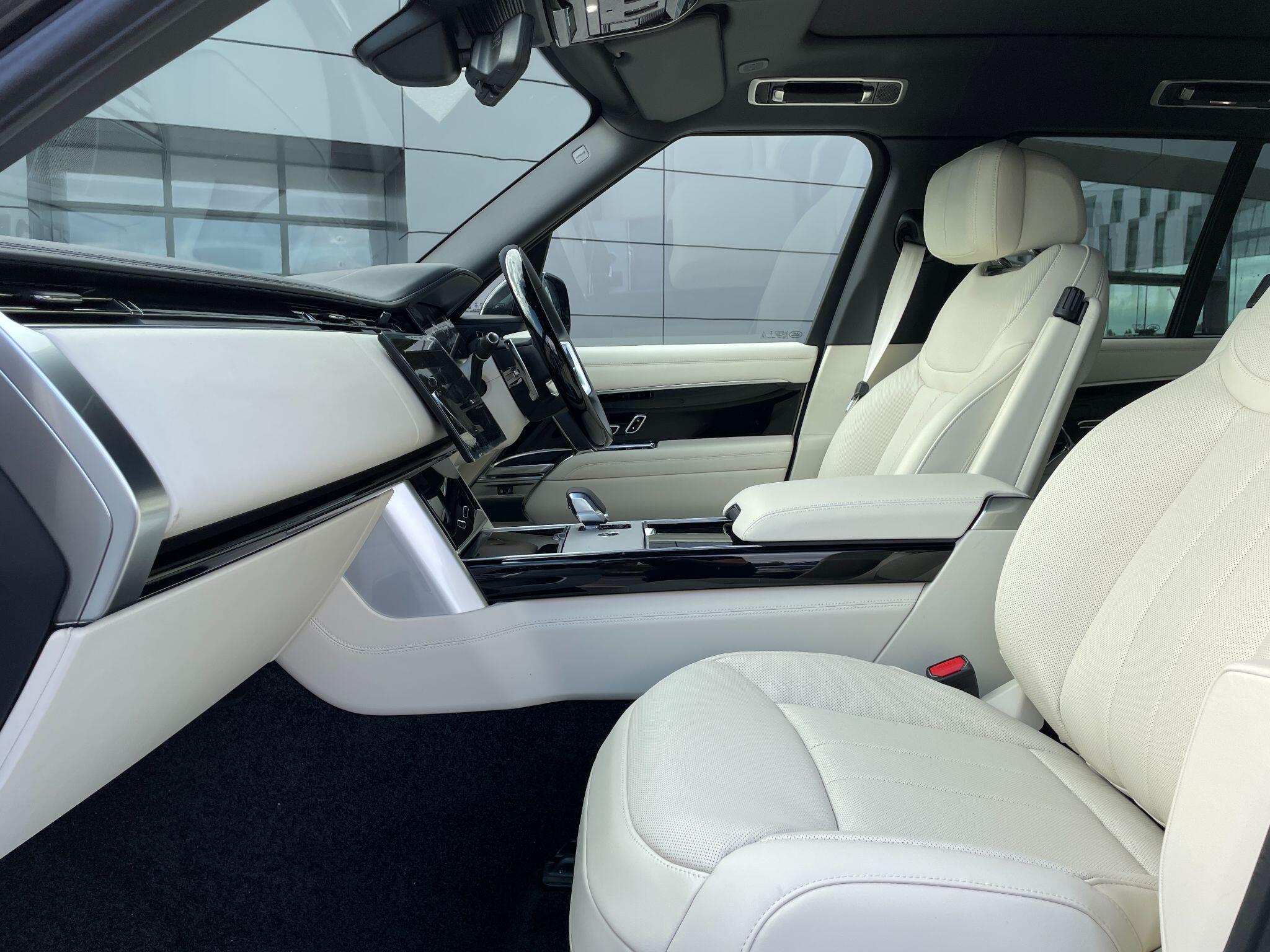 Land Rover Range Rover view 6