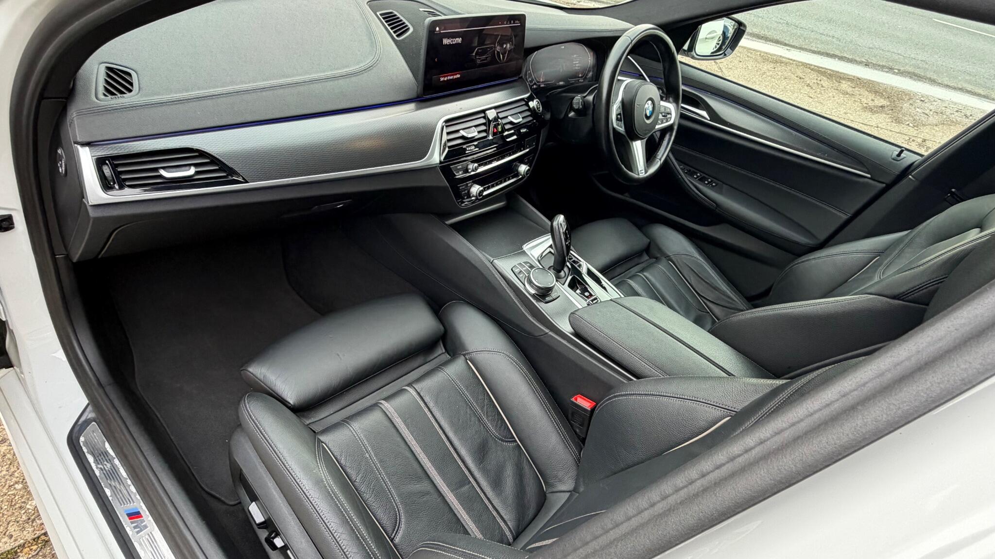 BMW 5 Series view 11
