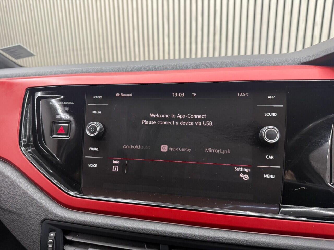 Volkswagen Polo view 18