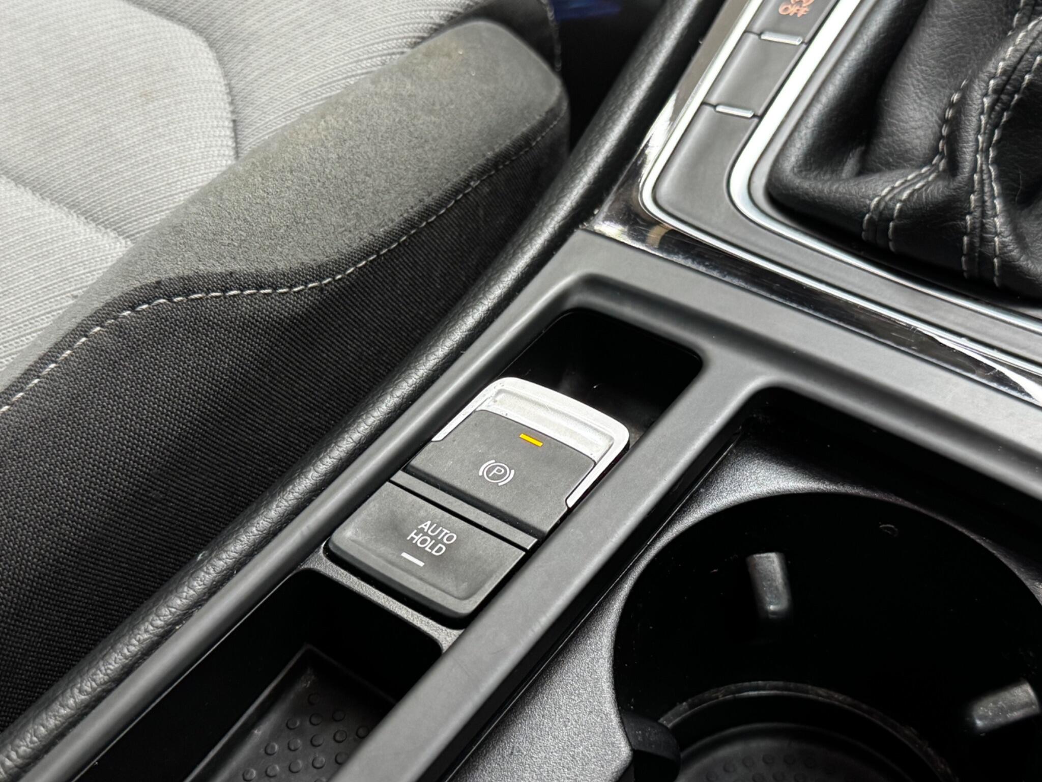 Volkswagen Golf view 40