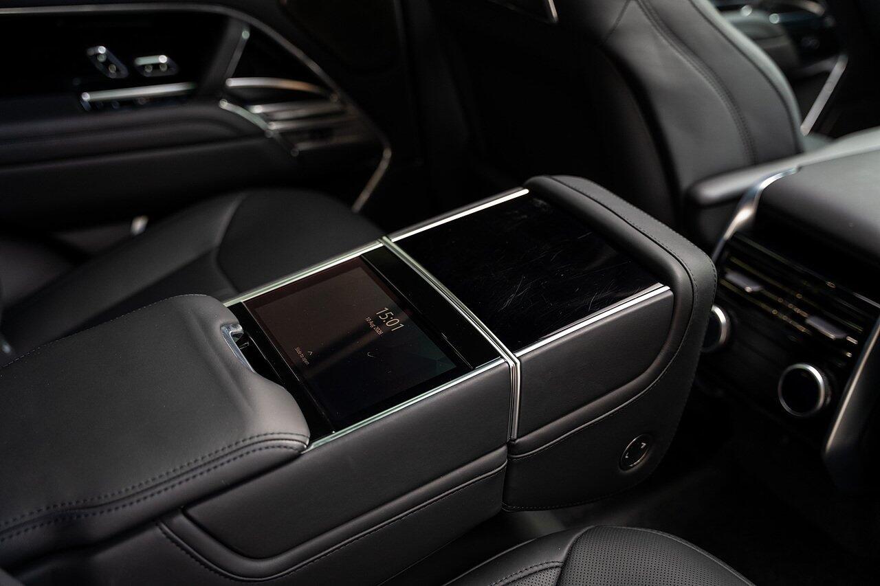 Land Rover Range Rover view 76