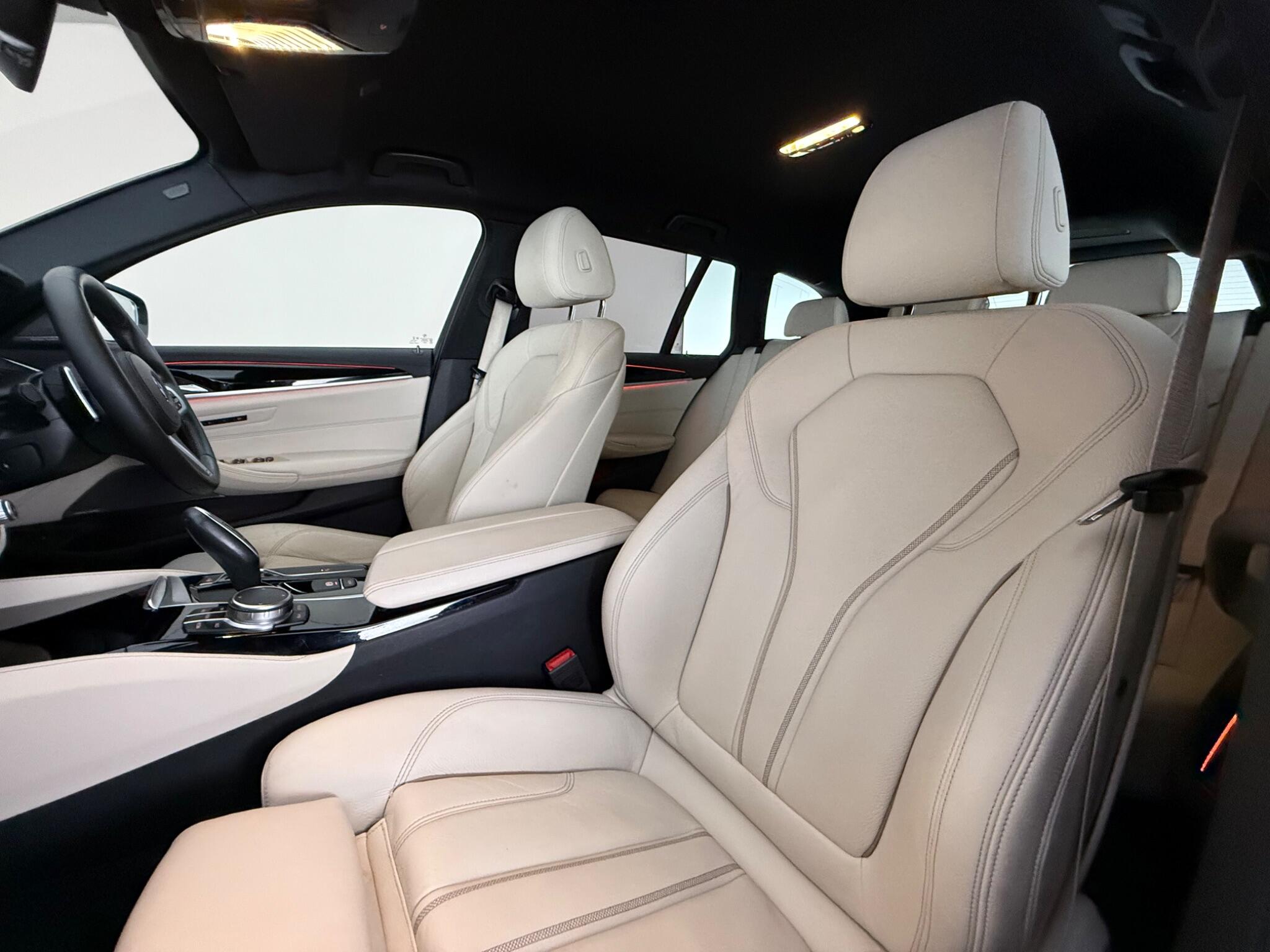BMW 5 Series view 32