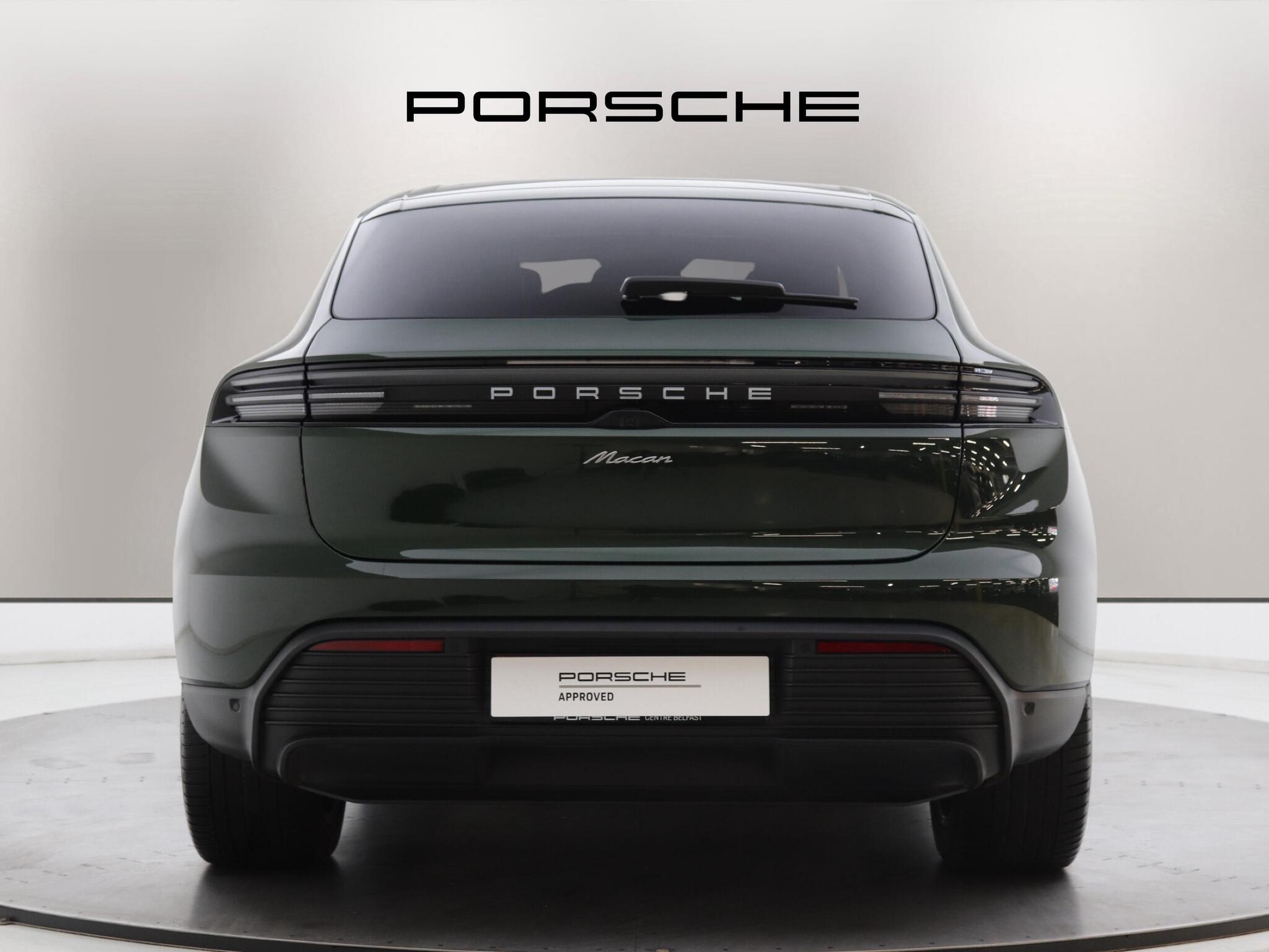 Porsche Macan view 5
