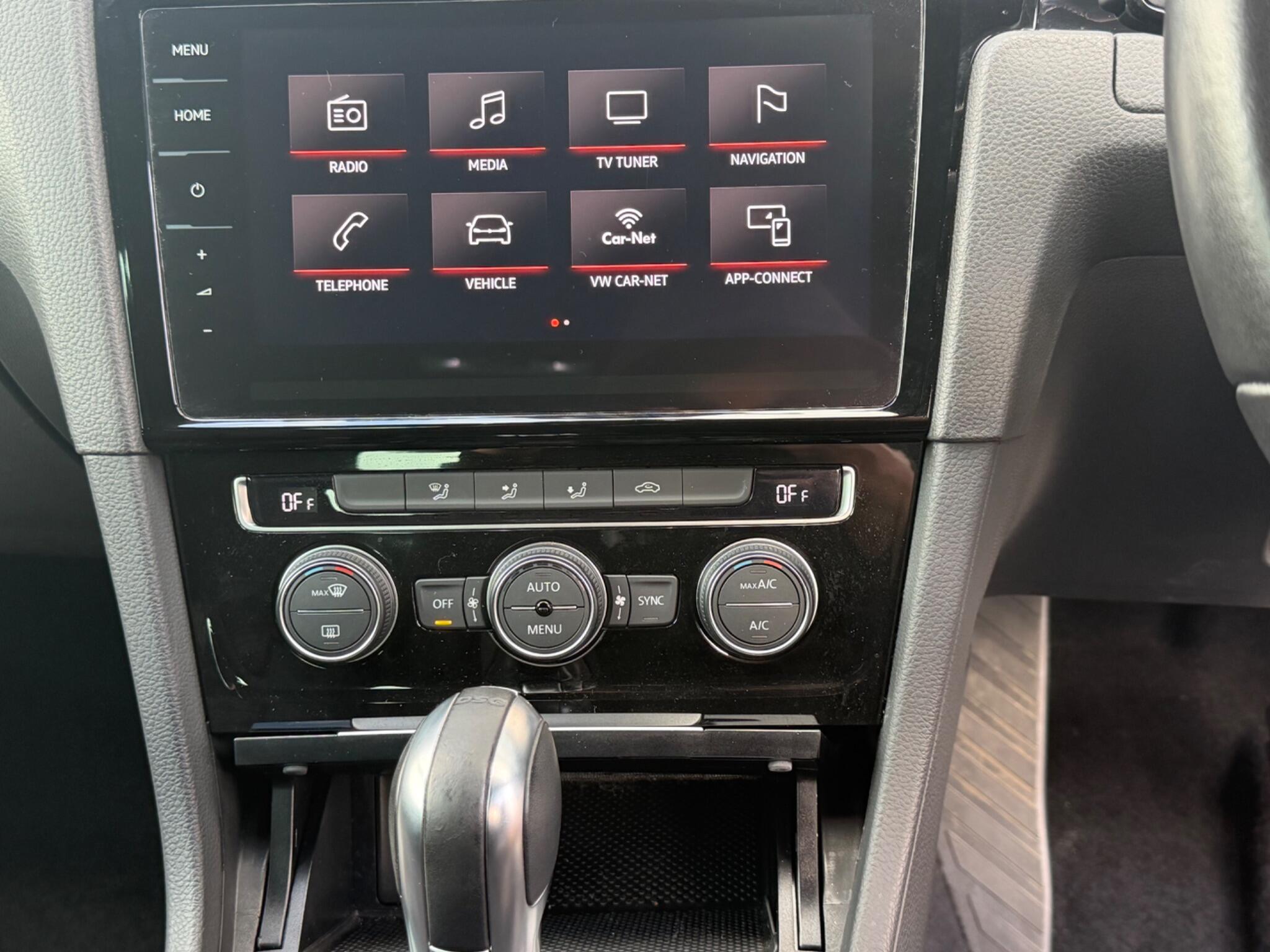 Volkswagen Golf view 20
