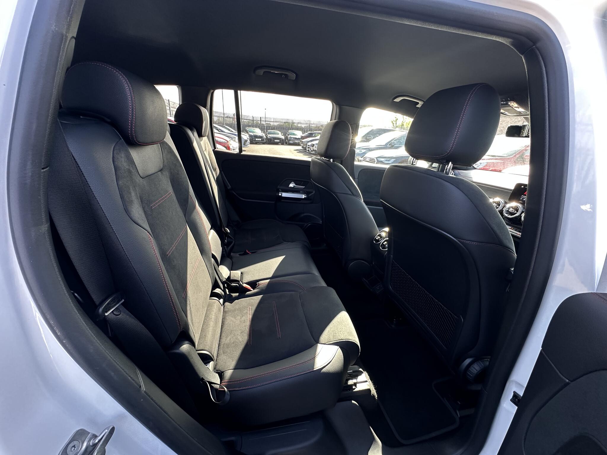Mercedes-Benz EQB view 27