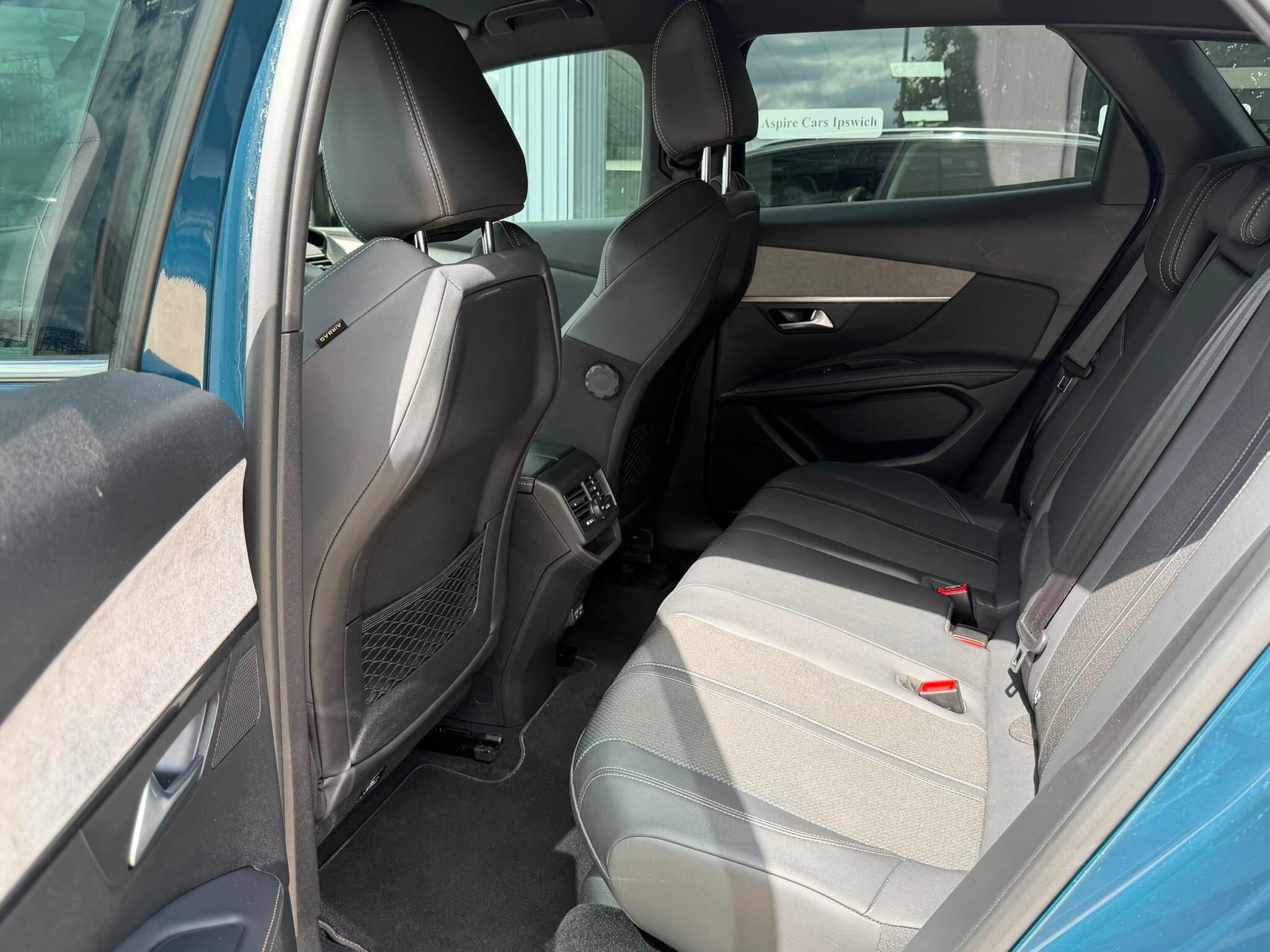 Peugeot 3008 view 16