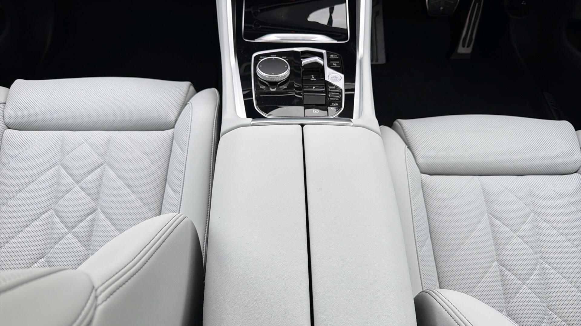 BMW X6 view 36