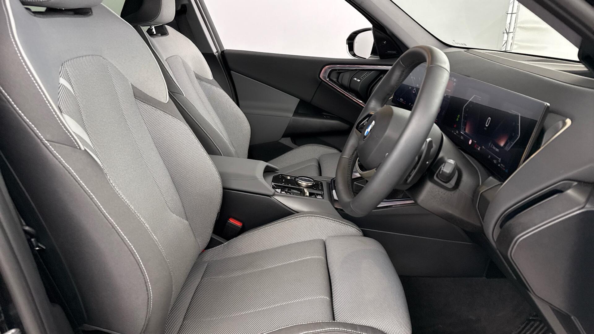 BMW X3 view 11