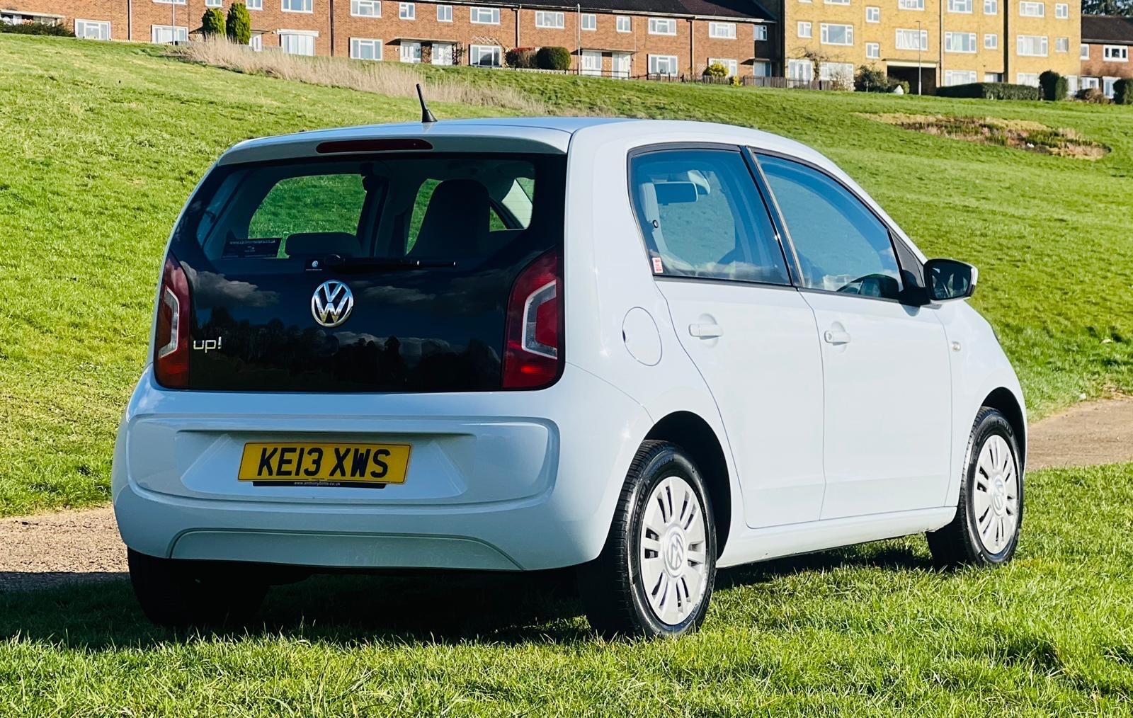 2013 Volkswagen up! image 10