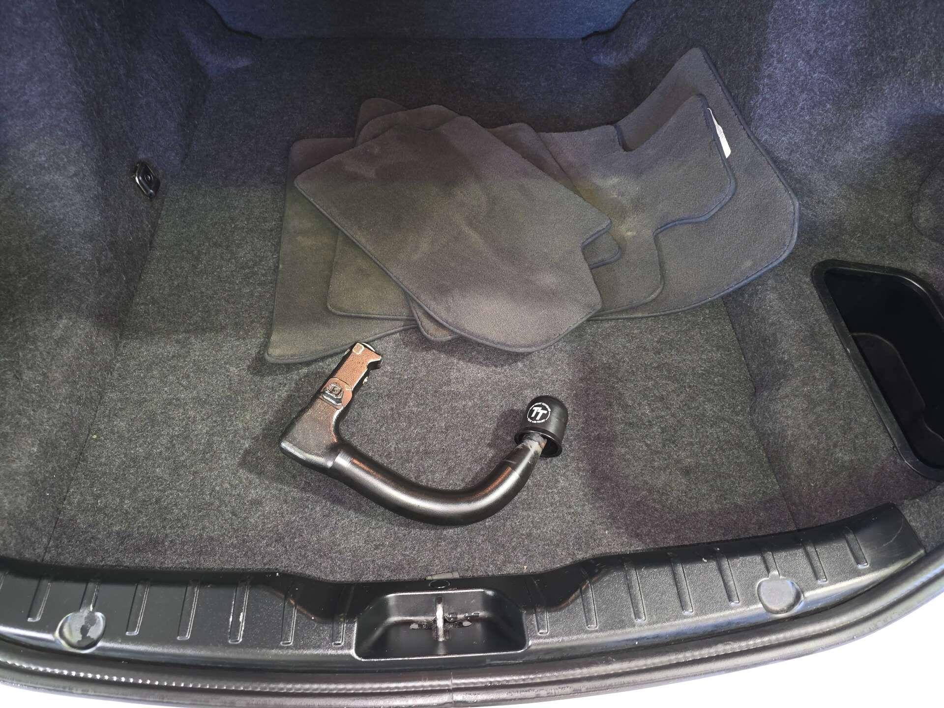 BMW 5 Series view 47