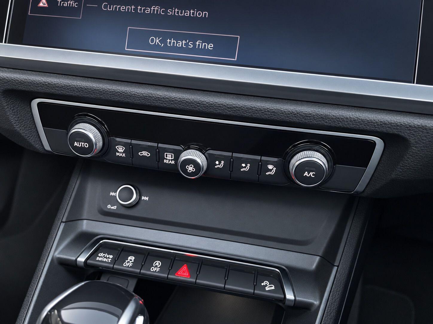 Audi Q3 view 25