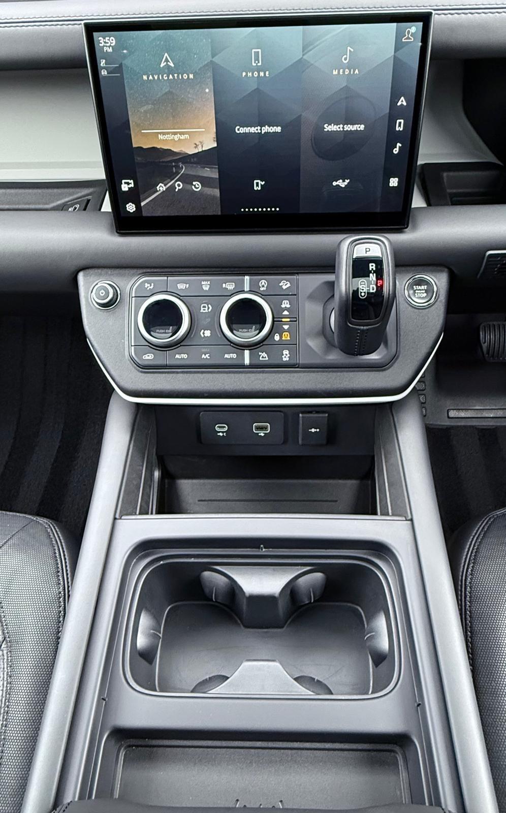 Land Rover Defender view 26