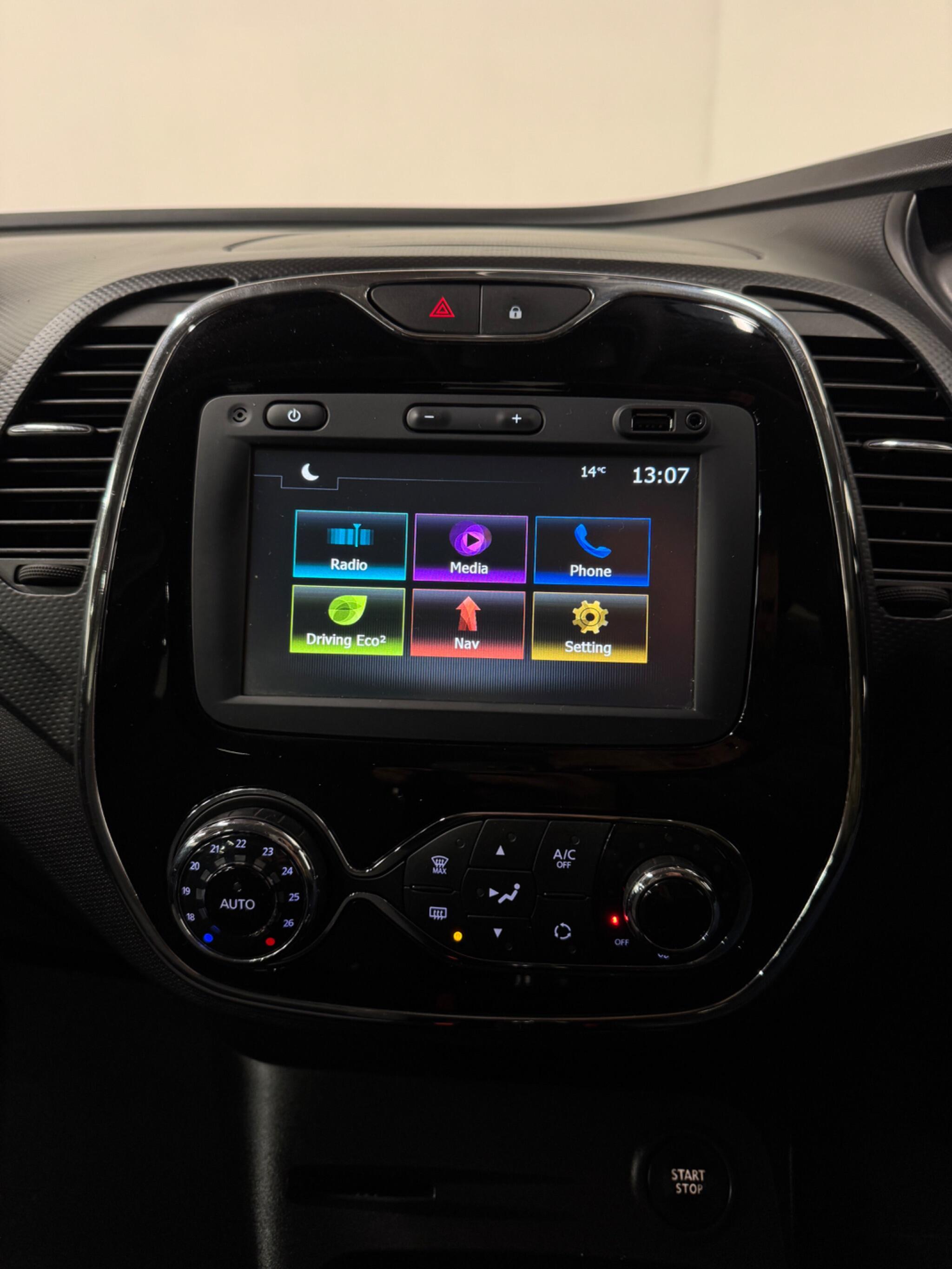 Renault Captur view 18