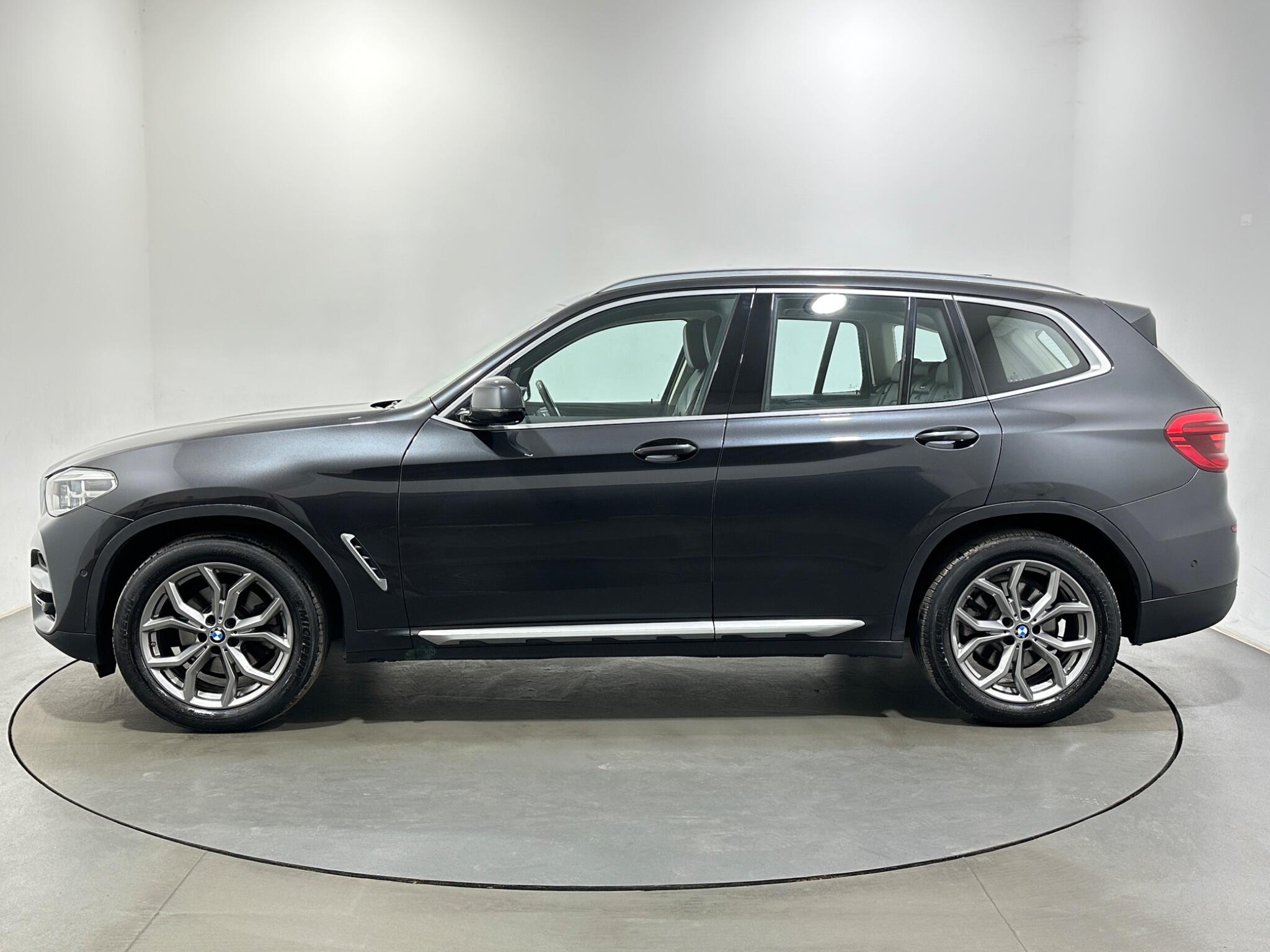 BMW X3 view 5