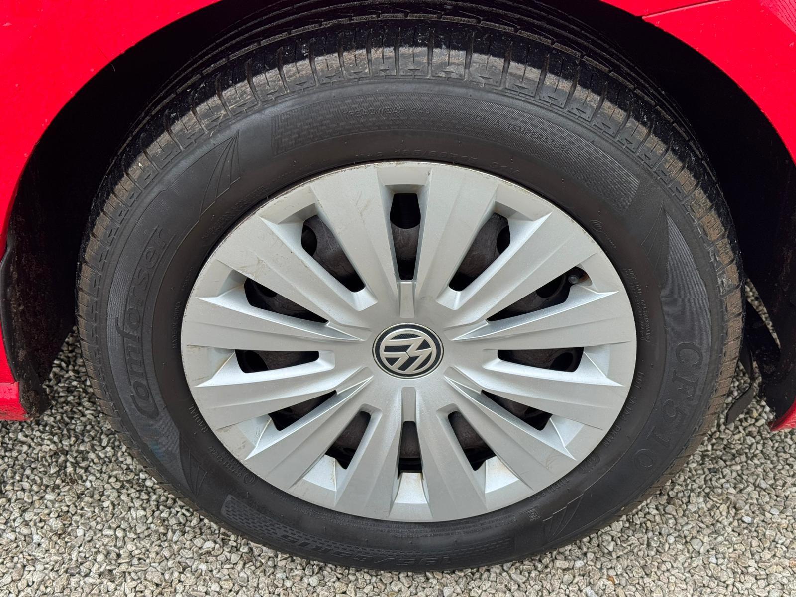 2015 Volkswagen Golf image 28