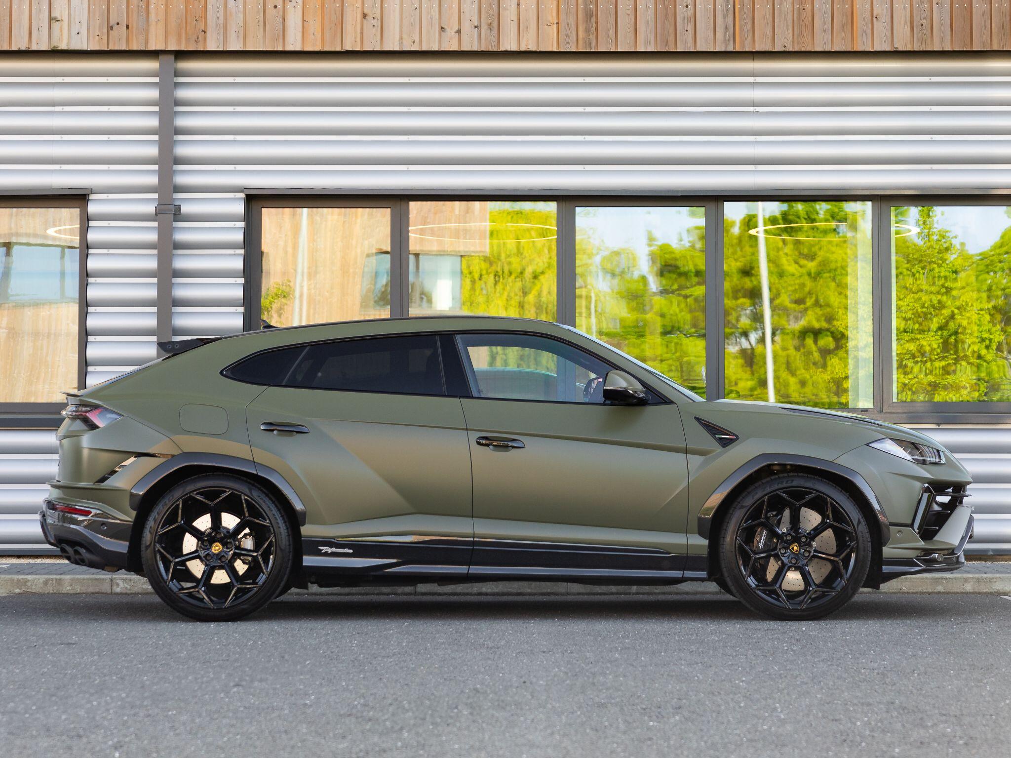 Lamborghini Urus view 2