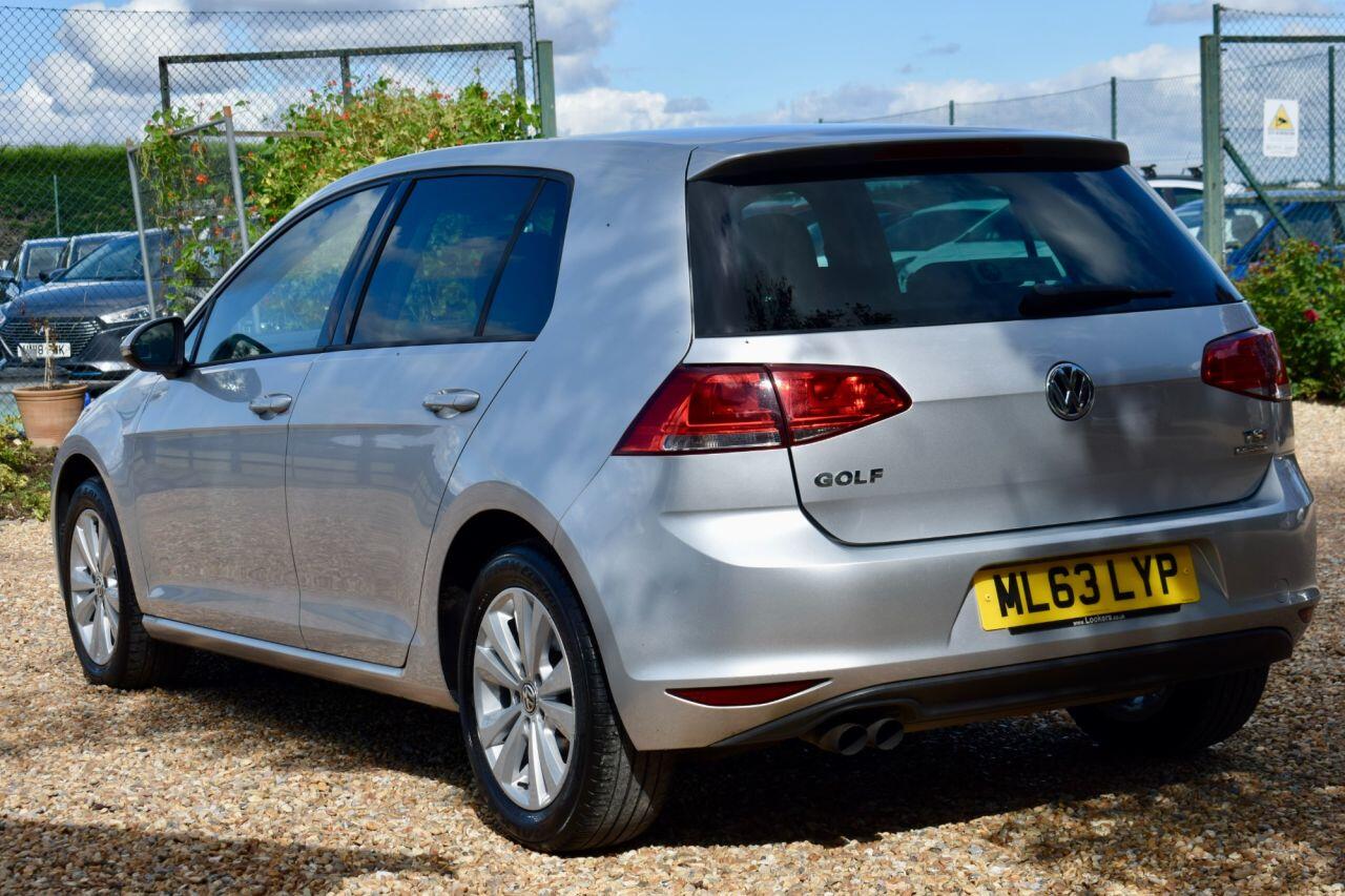 Volkswagen Golf view 8