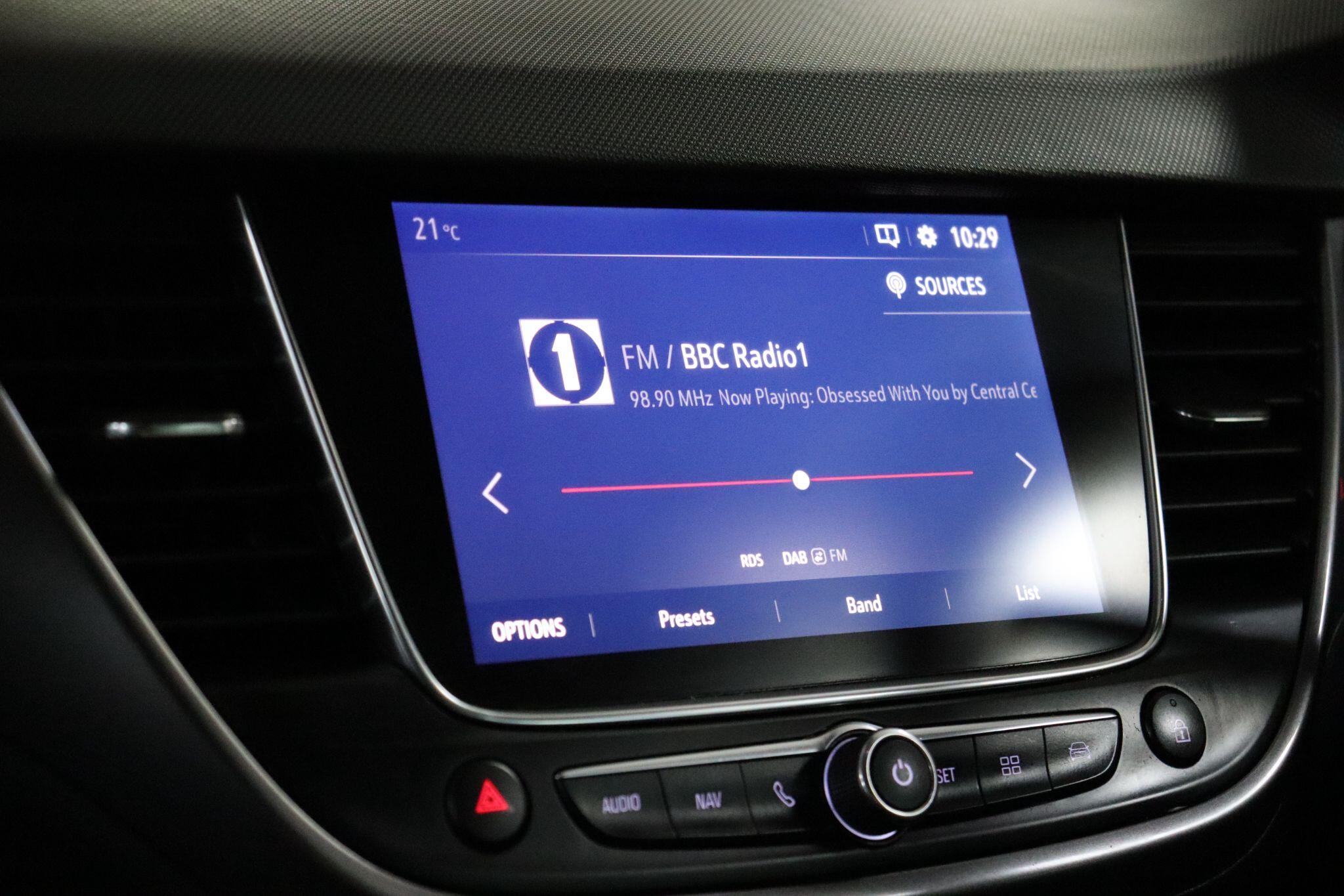 Vauxhall Crossland X view 40
