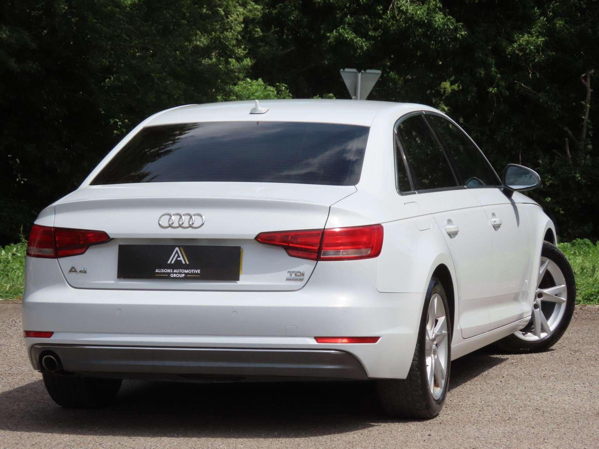 Audi A4 view 4