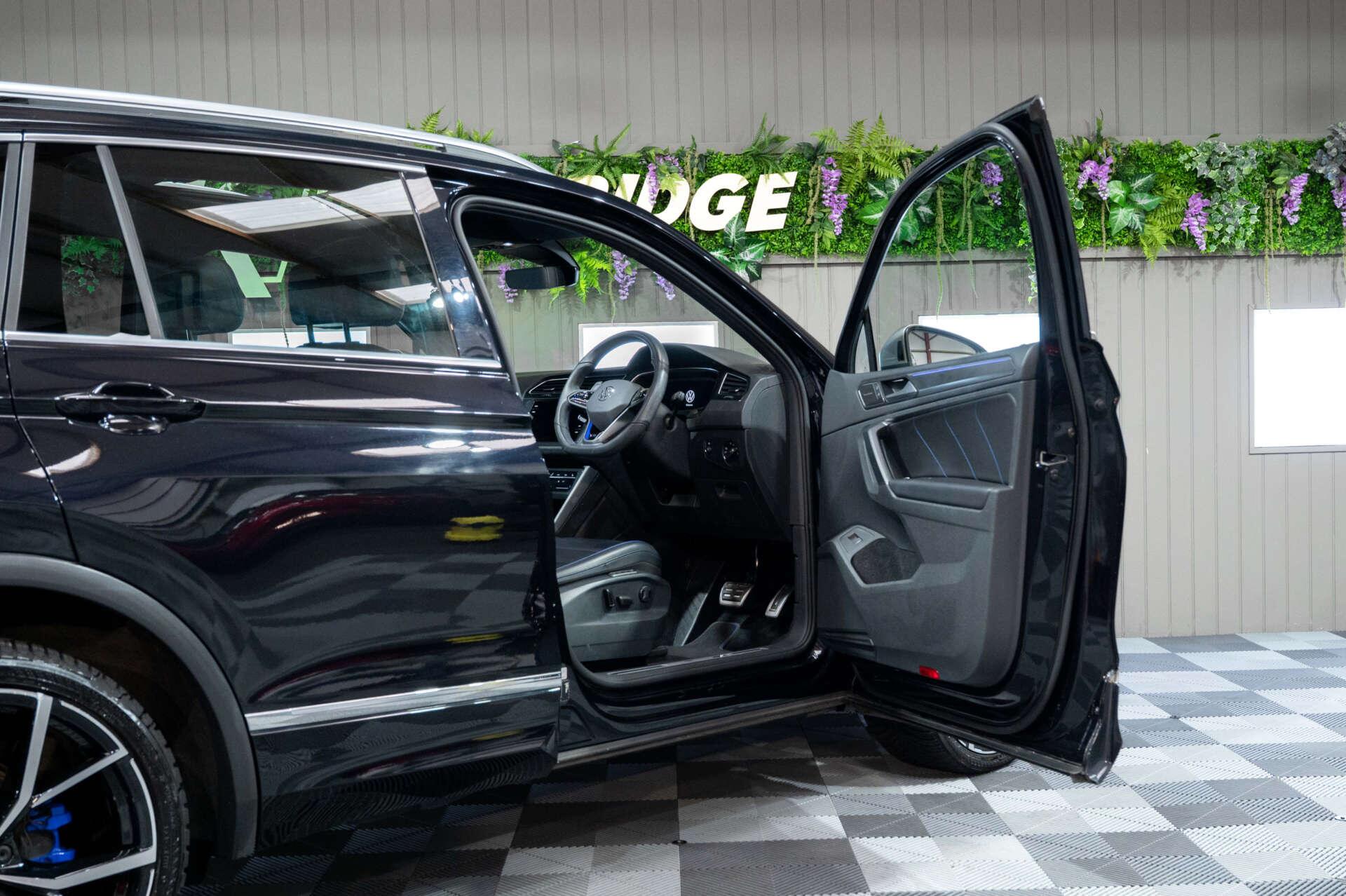 Volkswagen Tiguan view 23