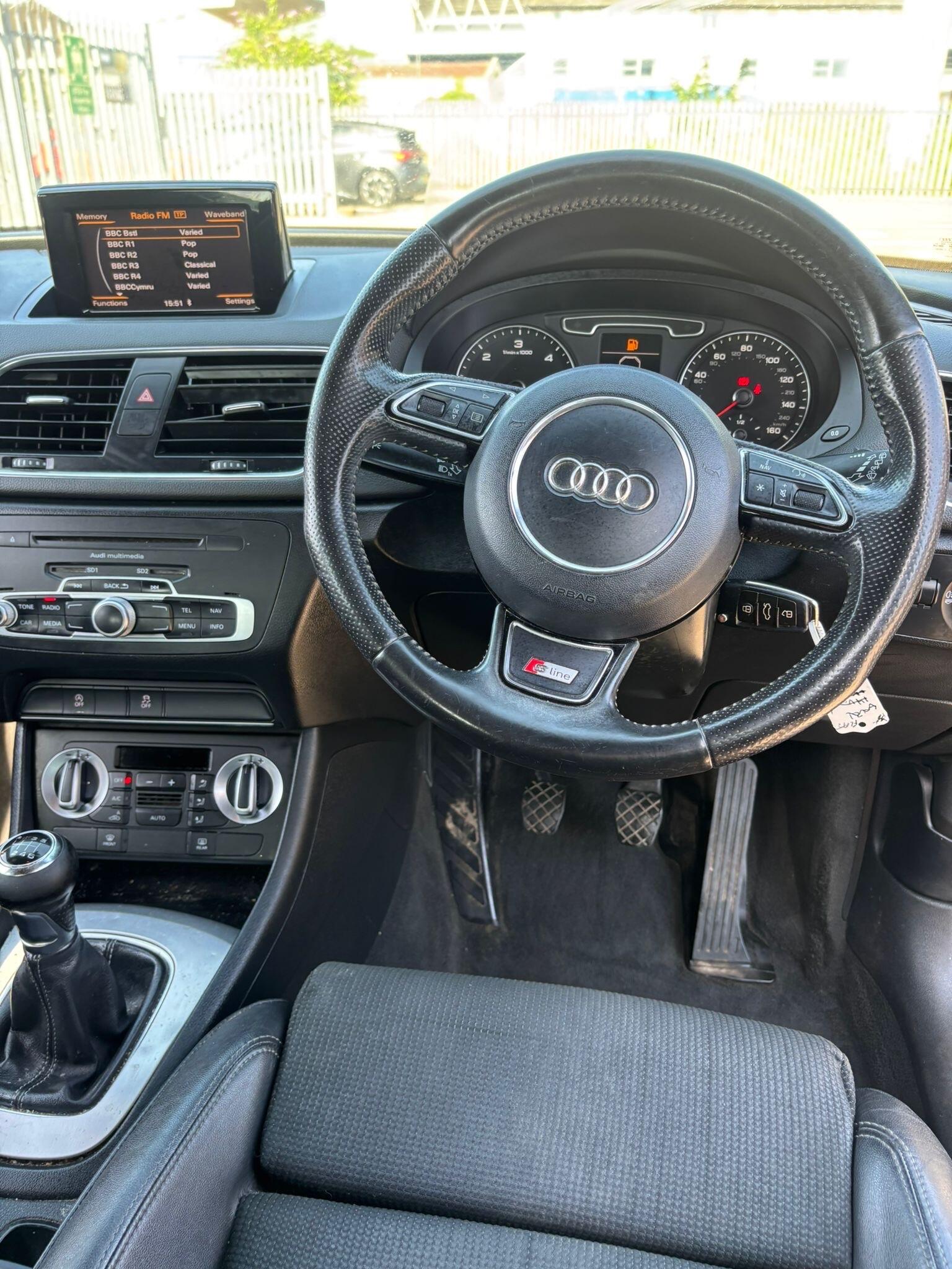 Audi Q3 view 41
