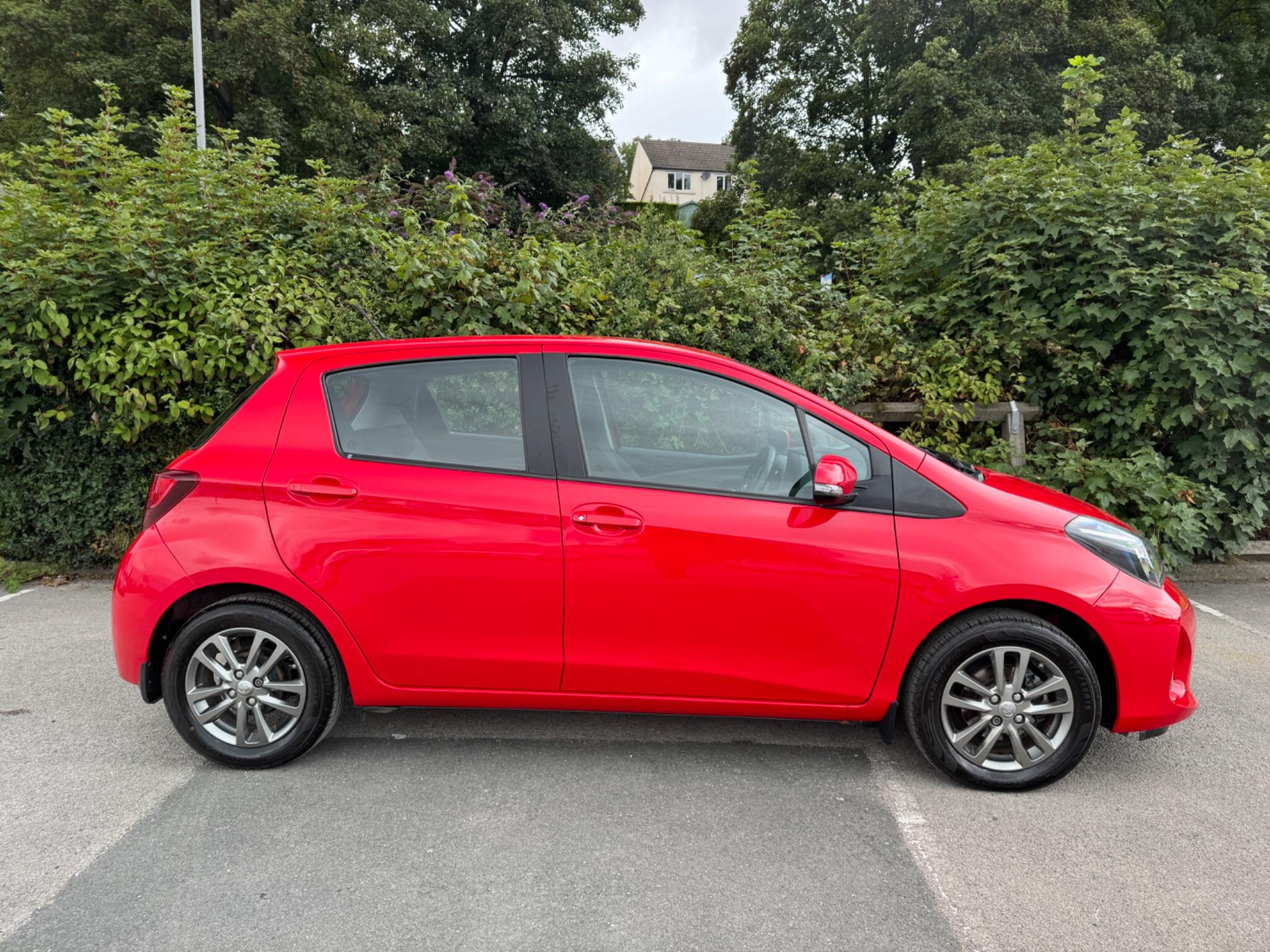 Toyota Yaris view 4